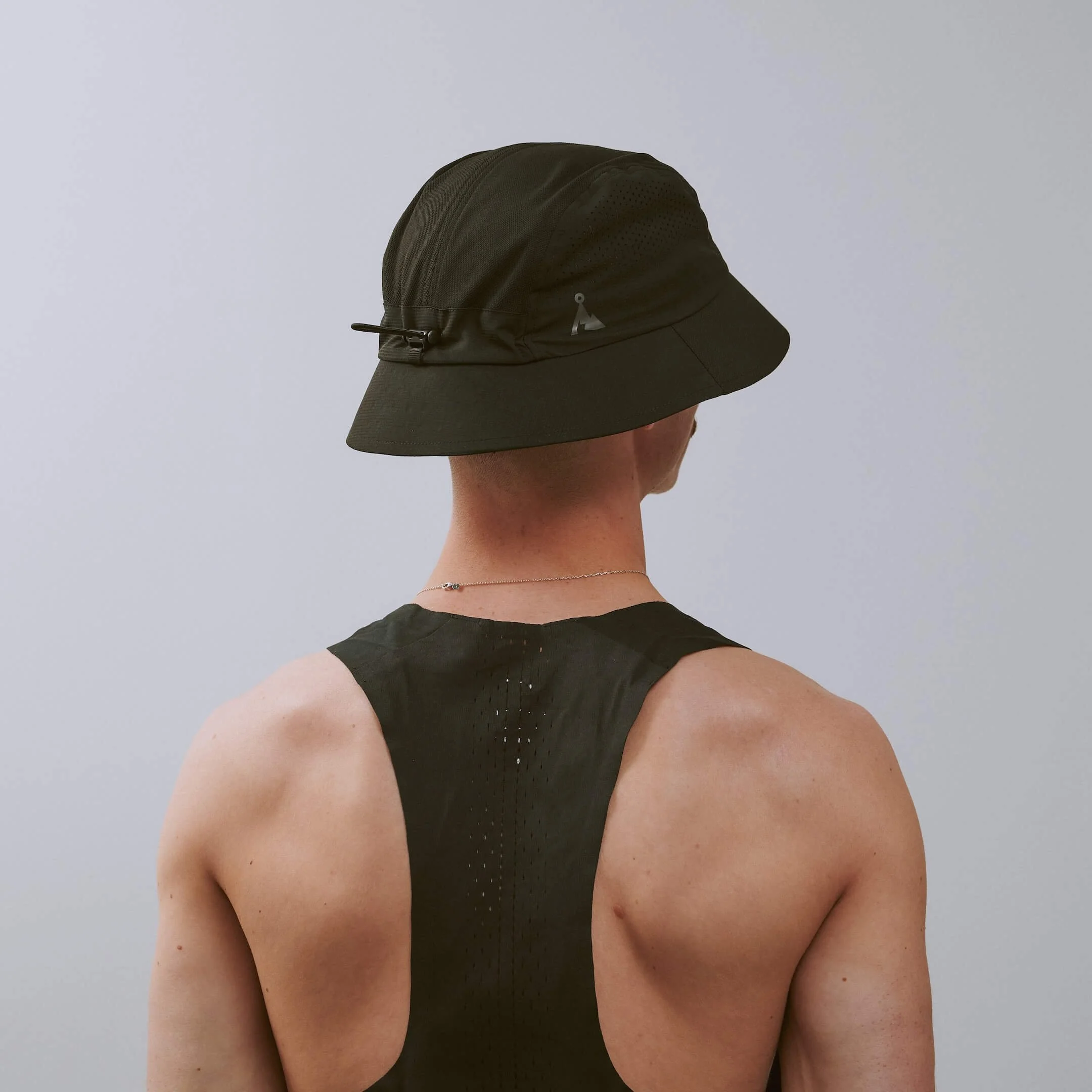 vaga-feather-racing-bucket-hat-black-r-model-angle.jpg