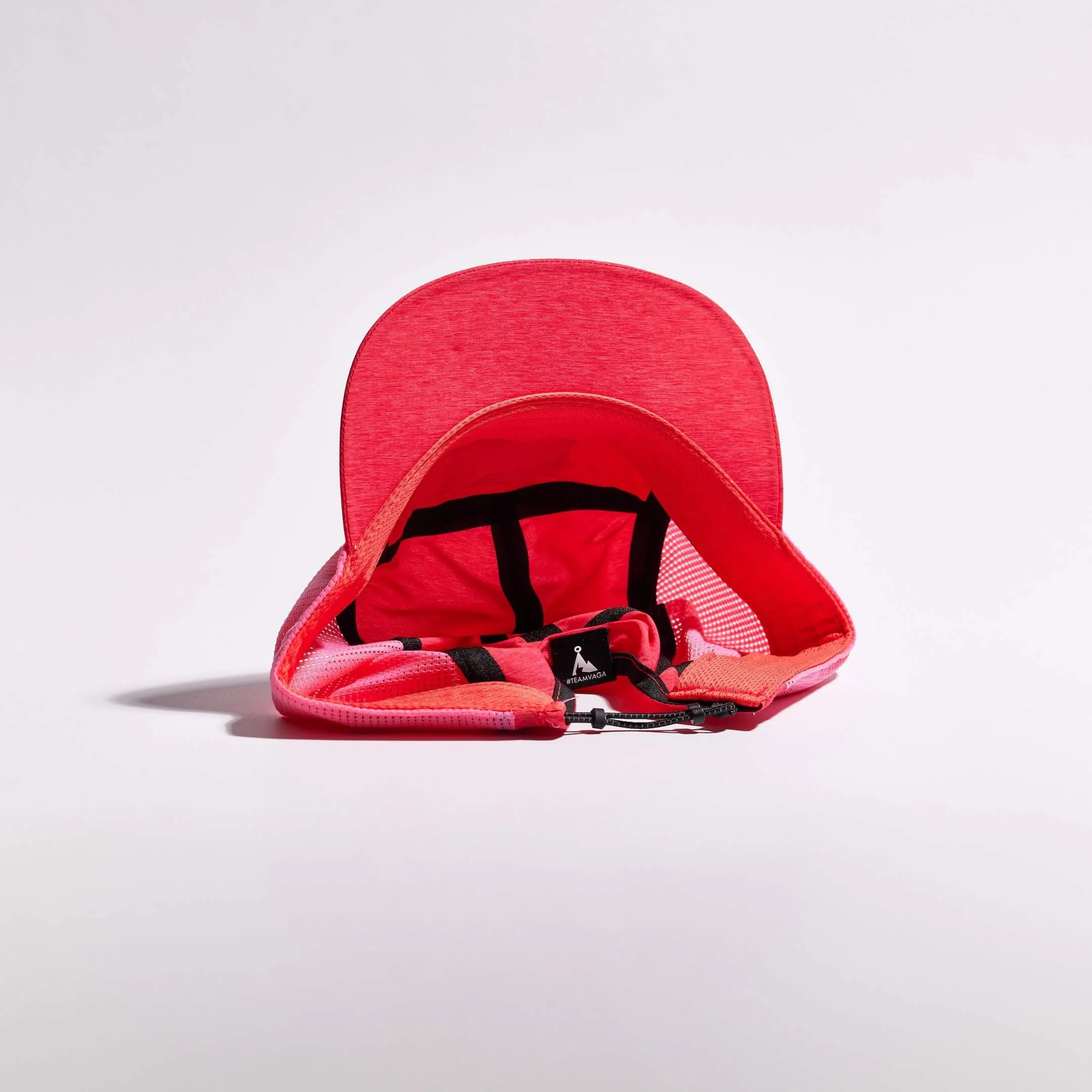 vaga-mesh-flex-running-cap-darkpink-pink-underside.jpg