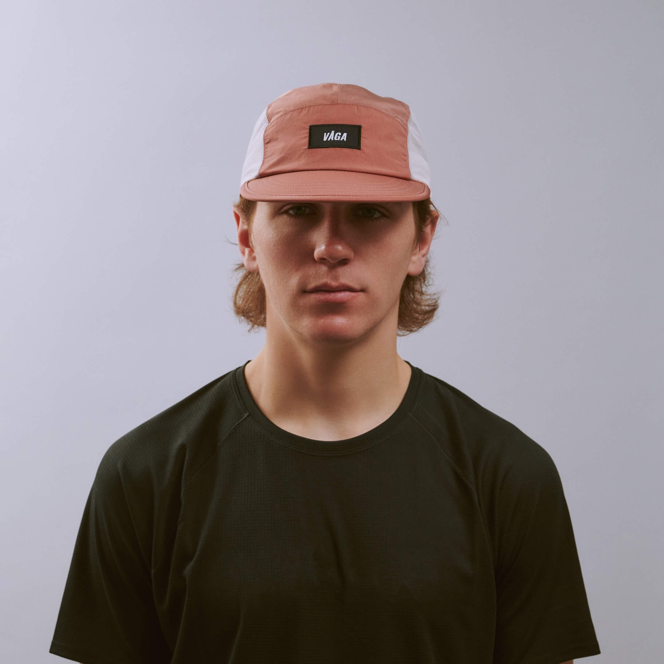 vaga-pacer-cap-running-cap-clayred-palepink-e-model-front.jpg