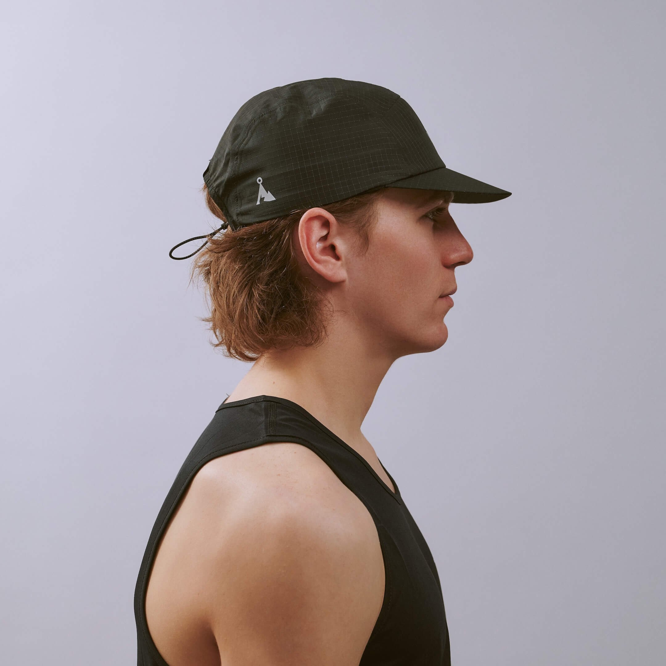 vaga-night-club-reflective-running-cap-black-e-model-profile-alt.jpg