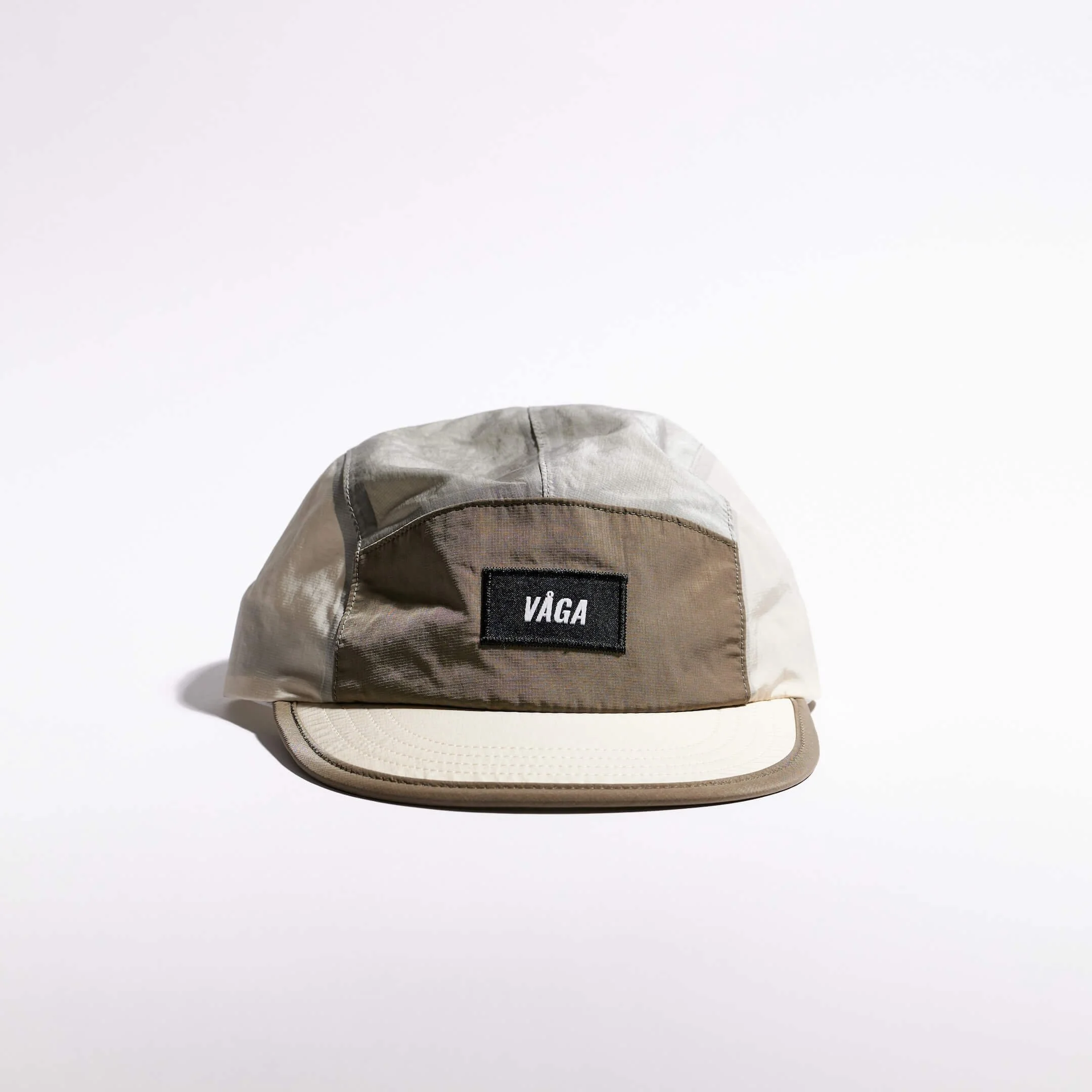 vaga-pacer-cap-running-cap-taupe-aluminiumgrey-dustgrey-front.jpg