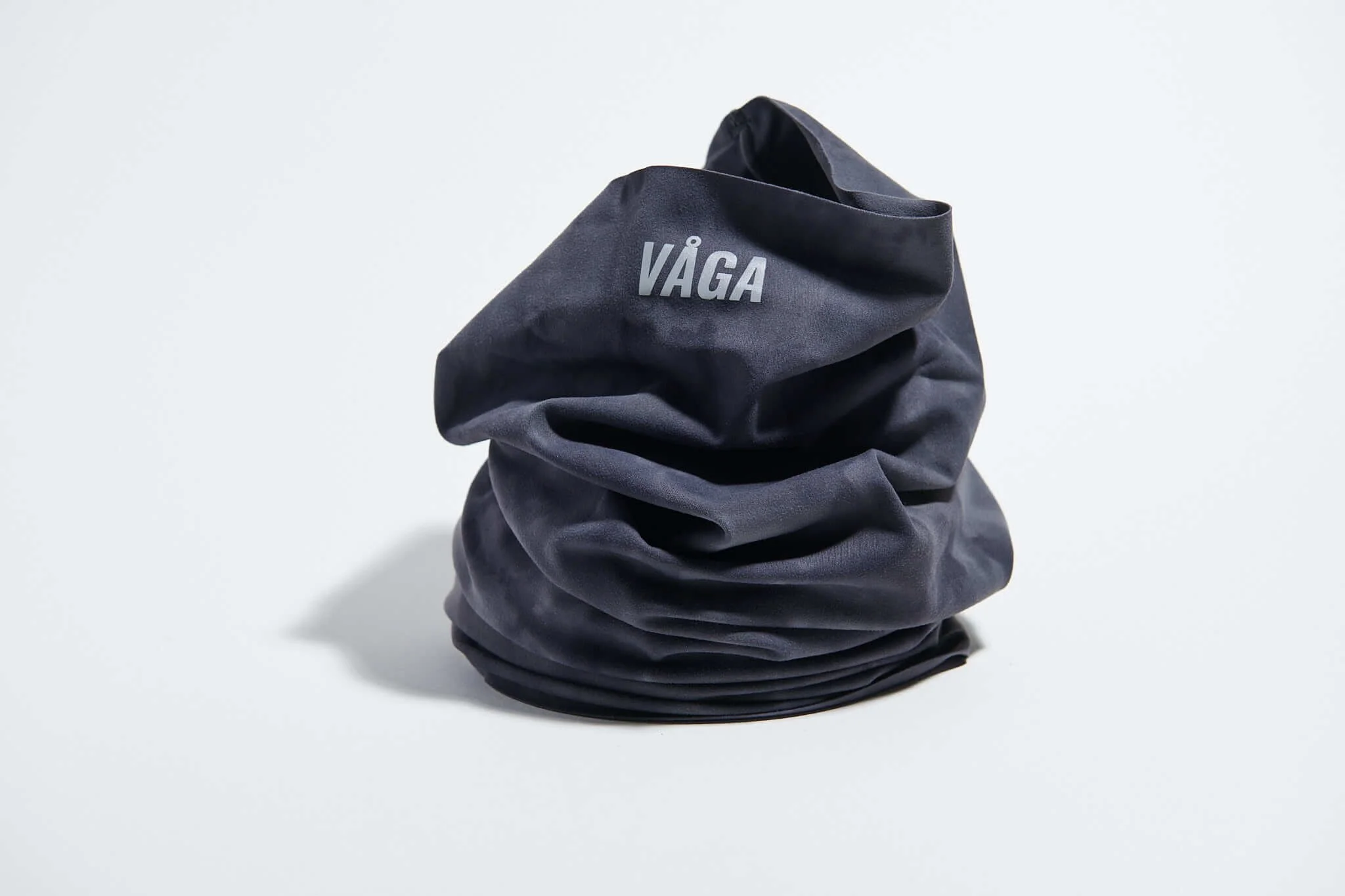 våga-jersey-light-weight-performance-neck-gaiter-black-charcoal-front.jpg