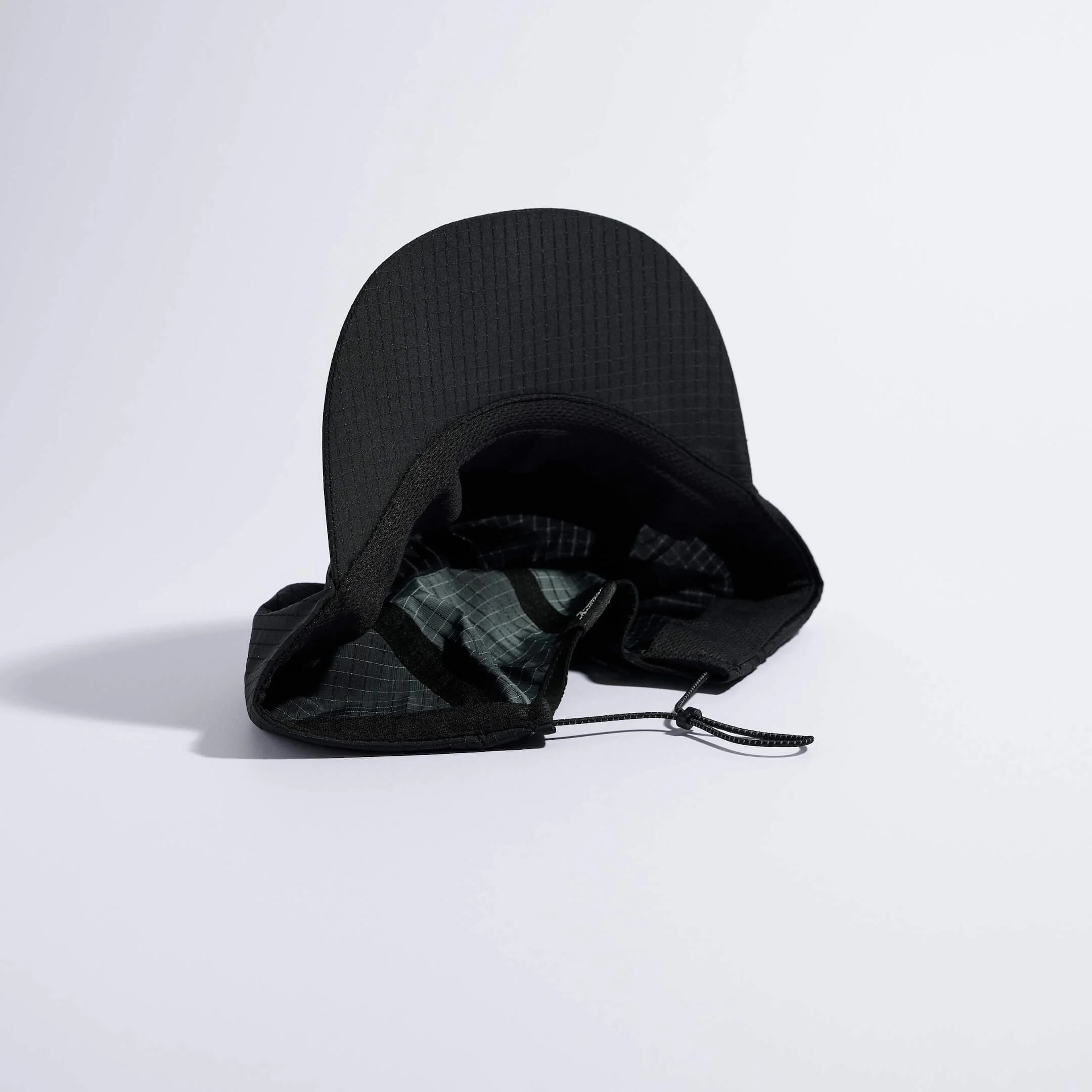 vaga-night-club-reflective-running-cap-black-underneath.jpg
