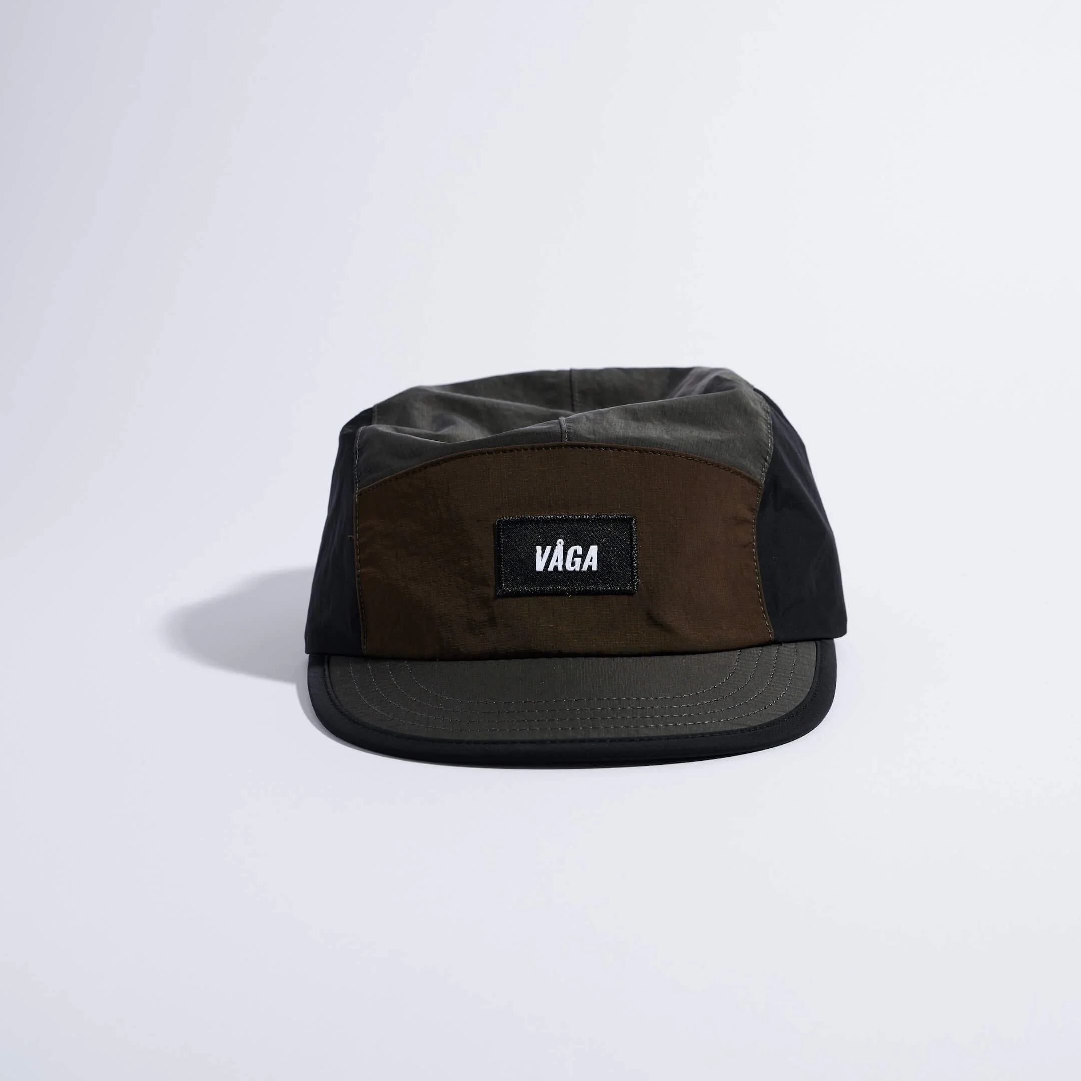 vaga-pacer-cap-running-cap-charcoal-black-brown-front.jpg