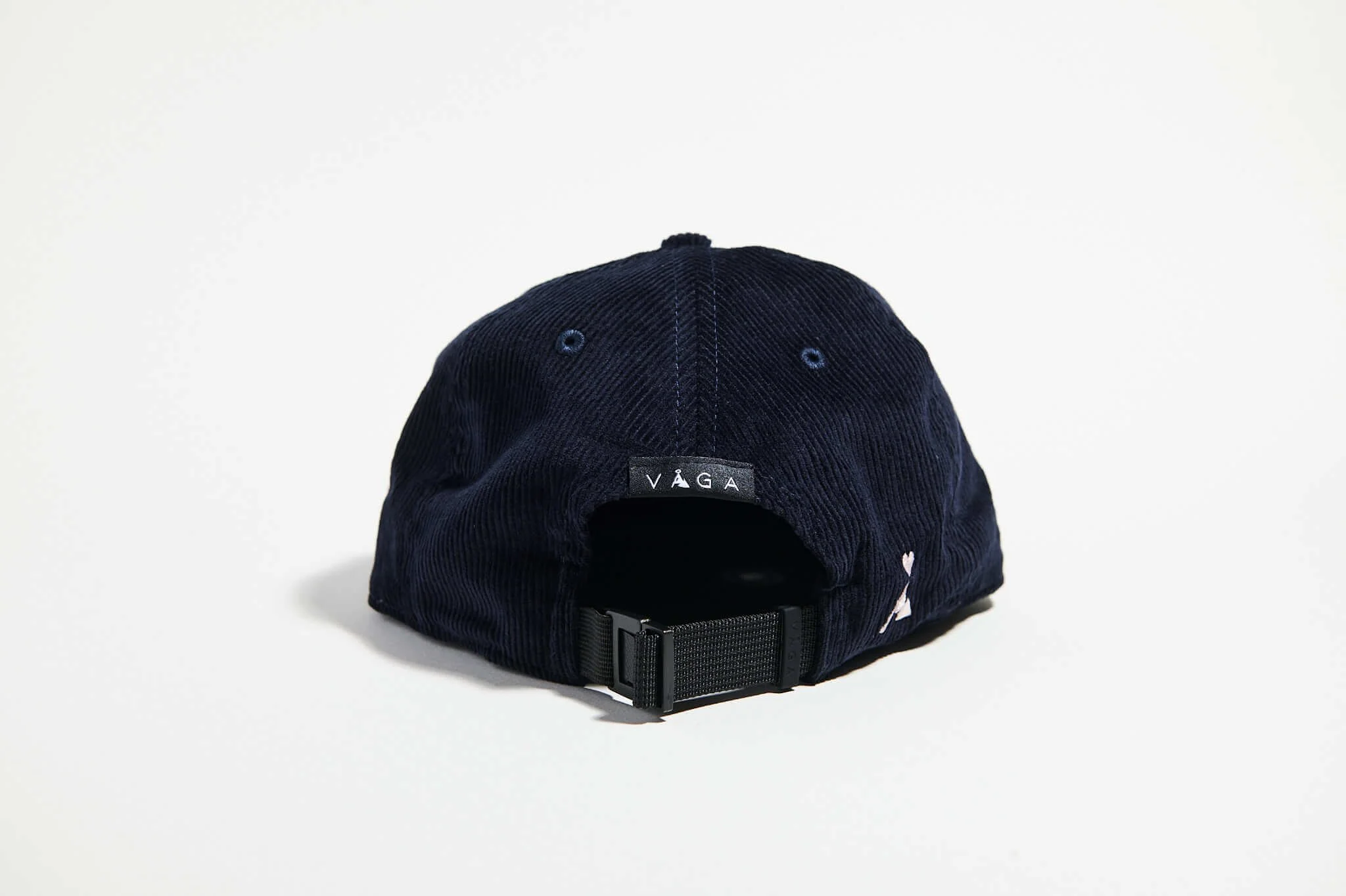 våga-corduroy-cap-navy-blue-back.jpg