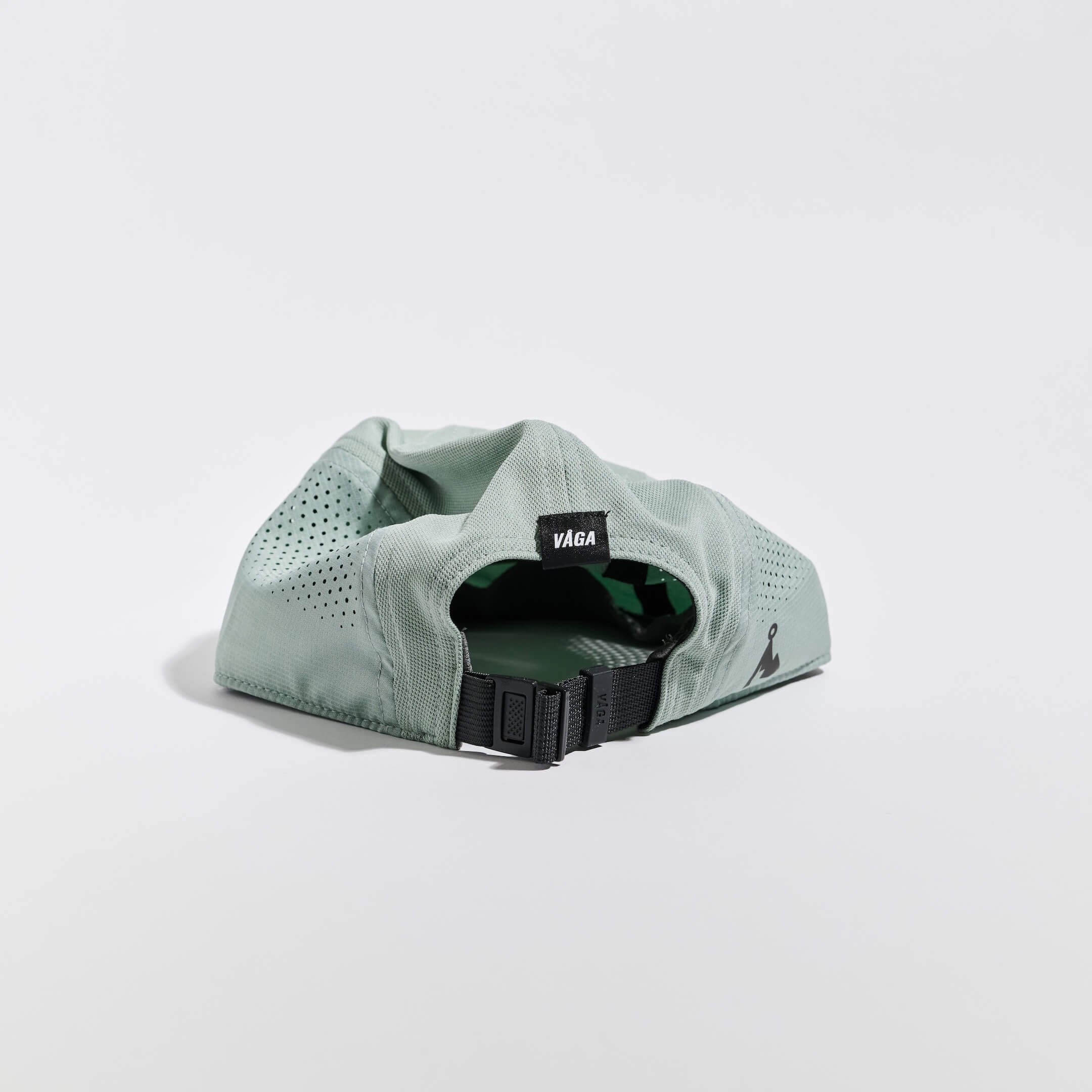 vaga-feather-racing-cap-sagegreen-back.jpg