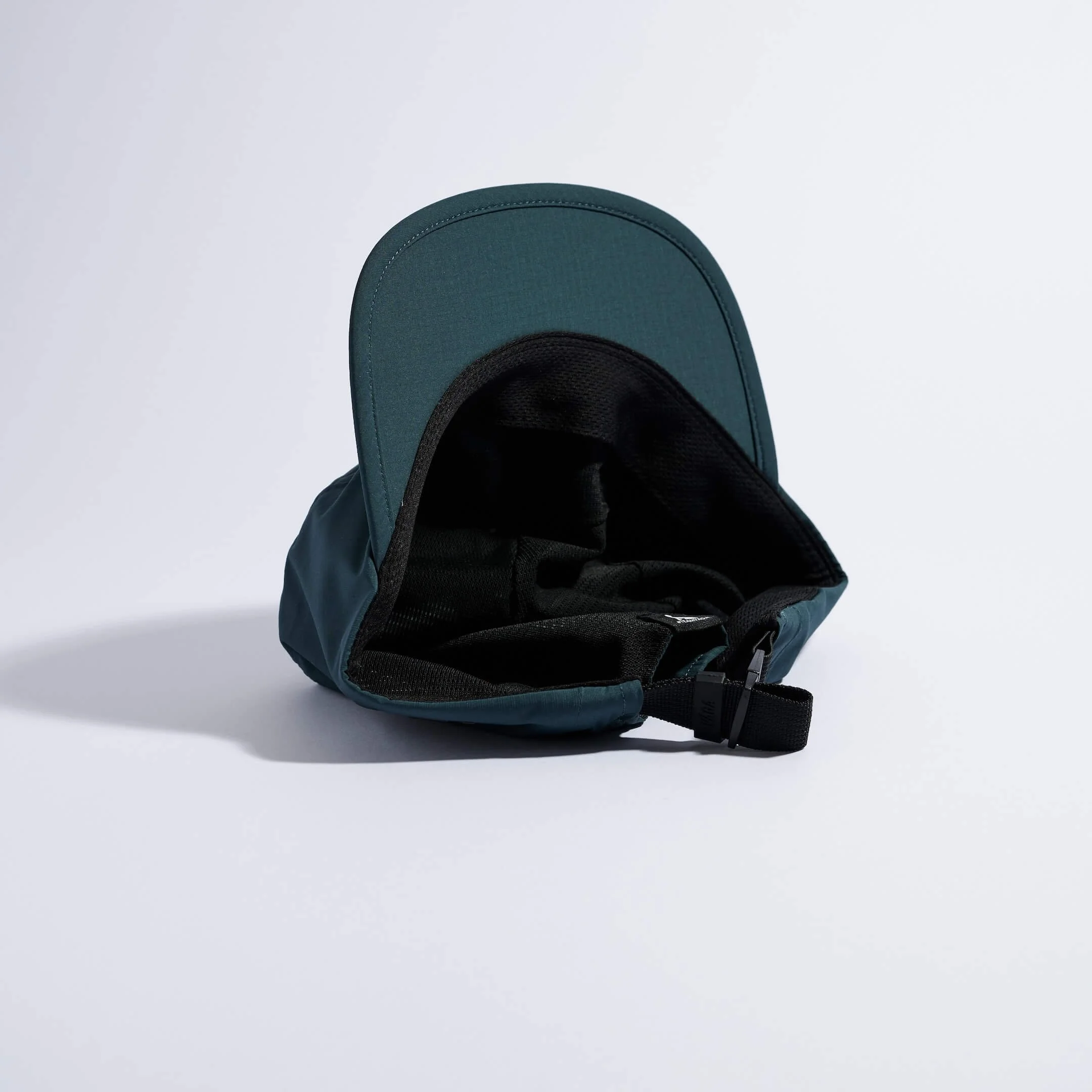 vaga-fell-cap-waterproof-running-cap-darkteal-underneath.jpg