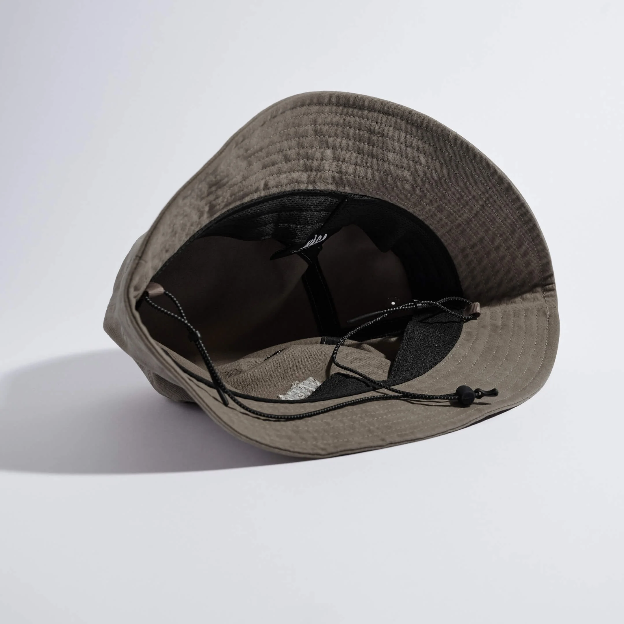 vaga-washed-cotton-bucket-hat-taupe-underneath-alt.jpg