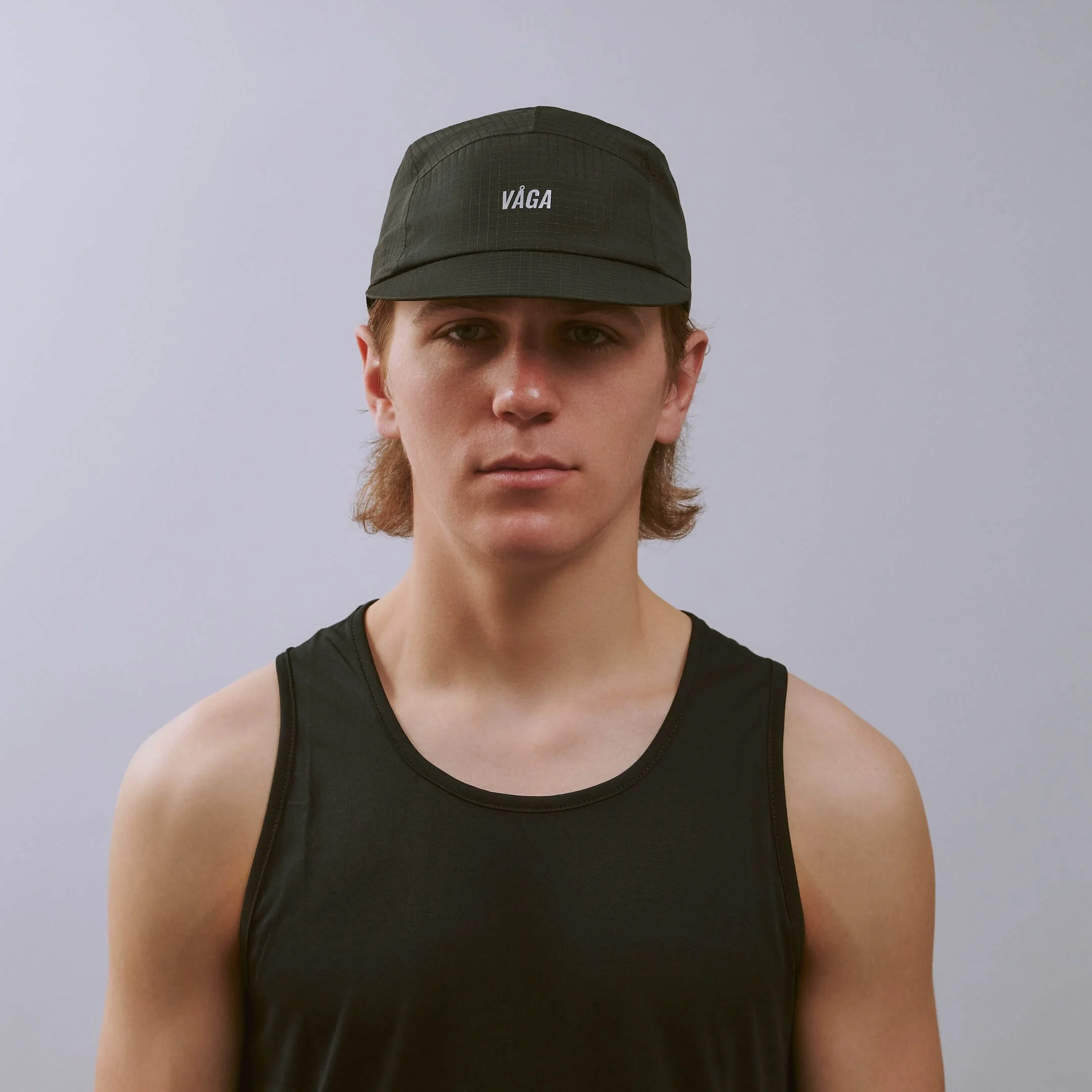 vaga-night-club-reflective-running-cap-black-e-model-front-alt.jpg