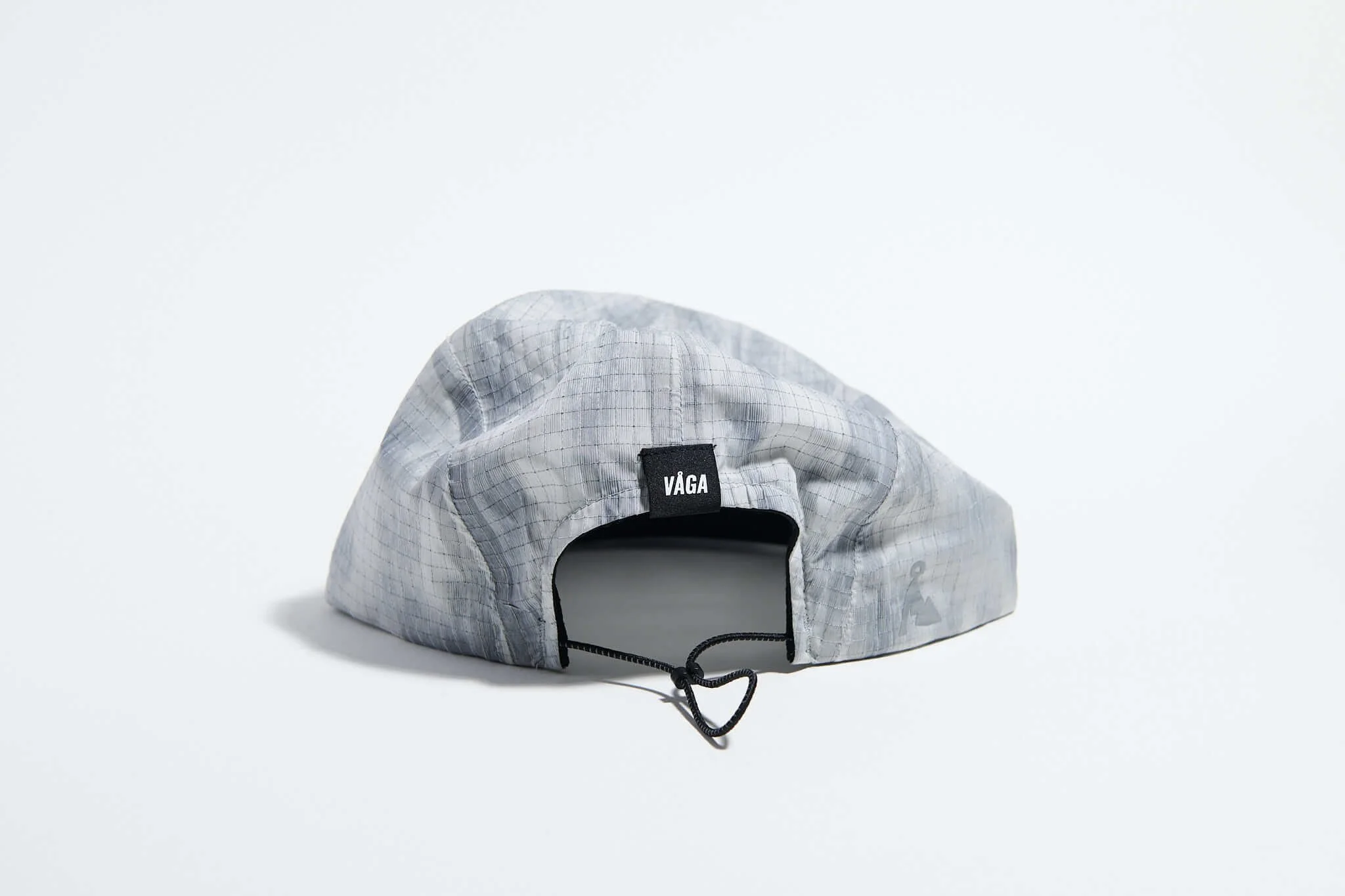 våga-night-club-cap-light-grey-silver-back.jpg