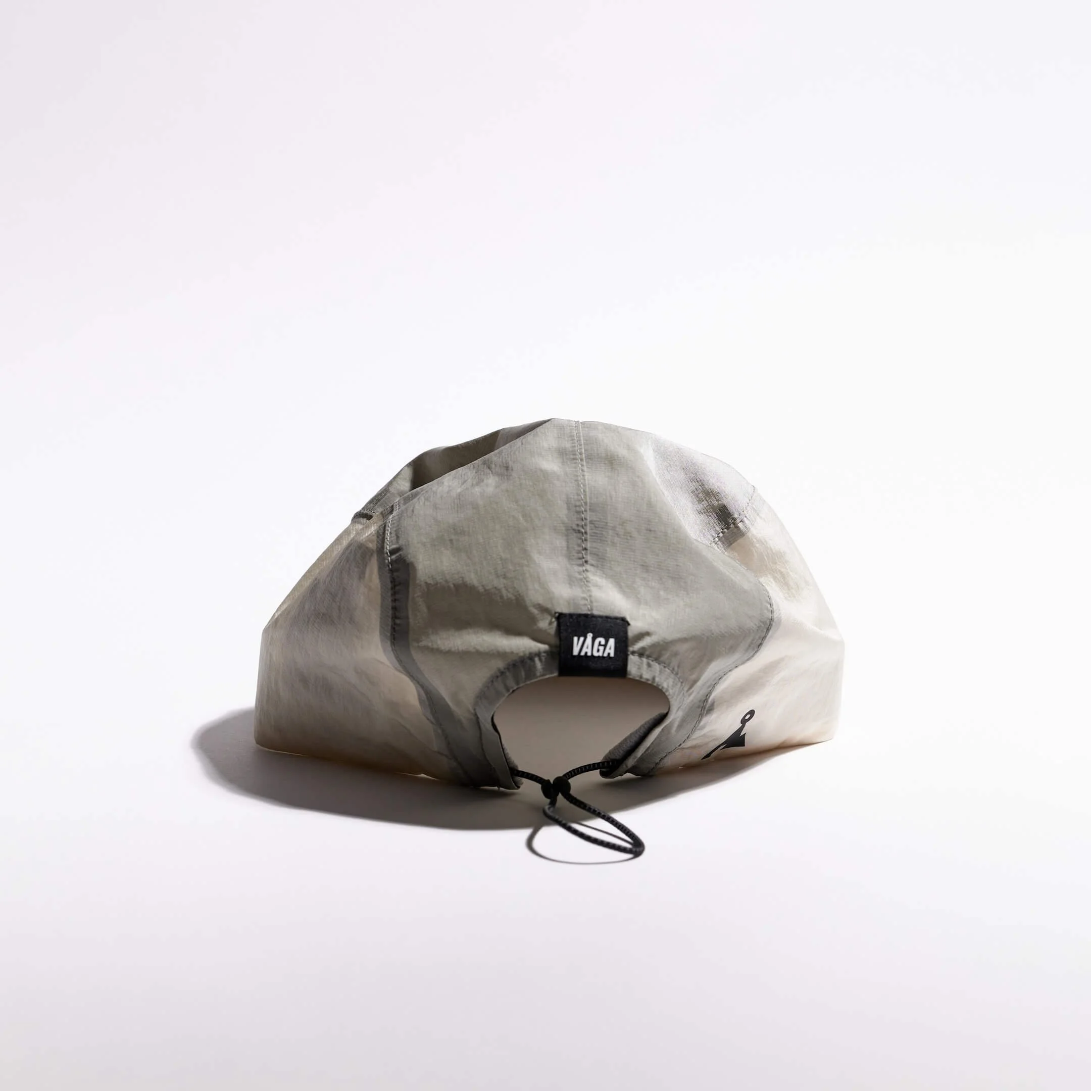 vaga-pacer-cap-running-cap-taupe-aluminiumgrey-dustgrey-back.jpg