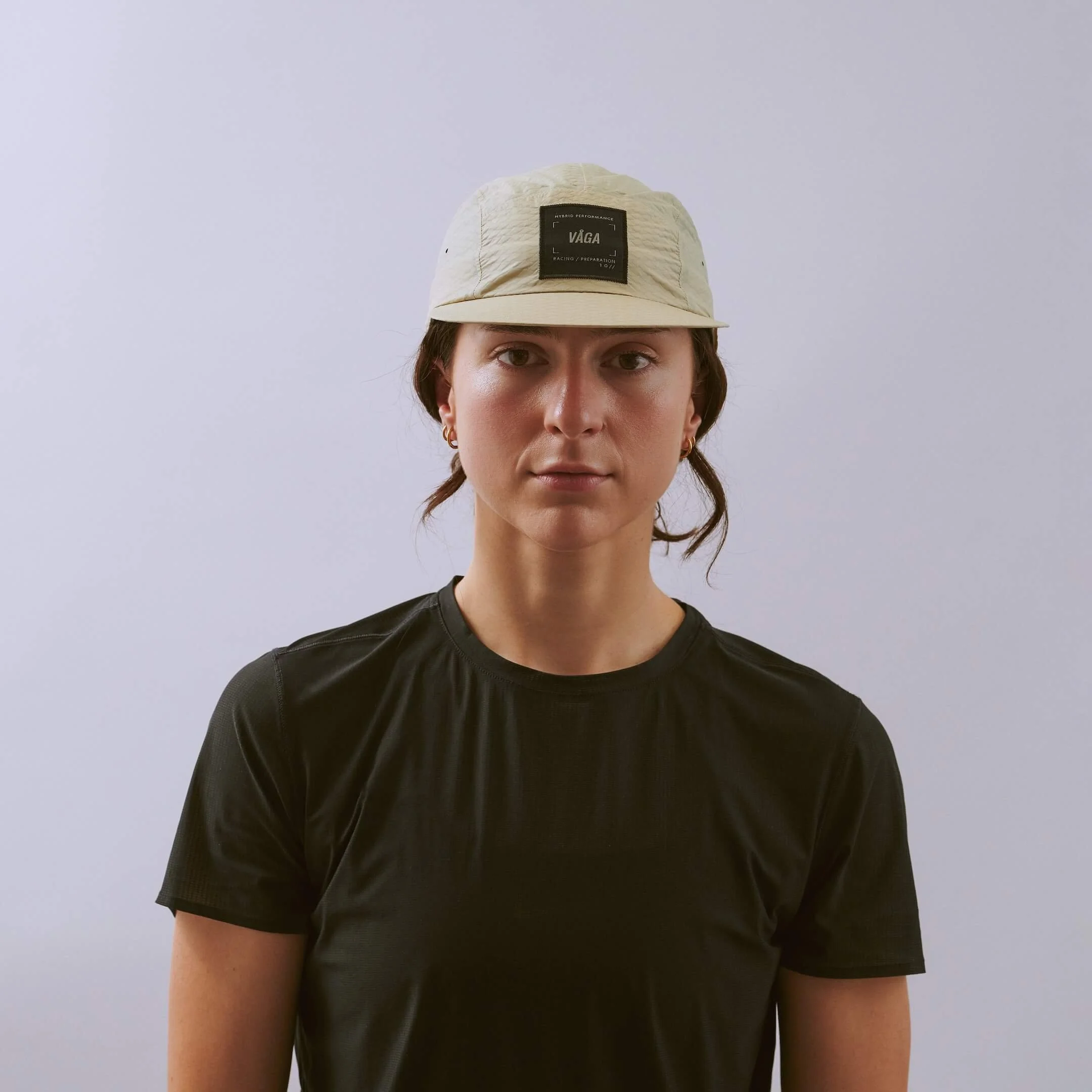 vaga-viper-lite-cap-textured-running-cap-taupe-l-model-front.jpg