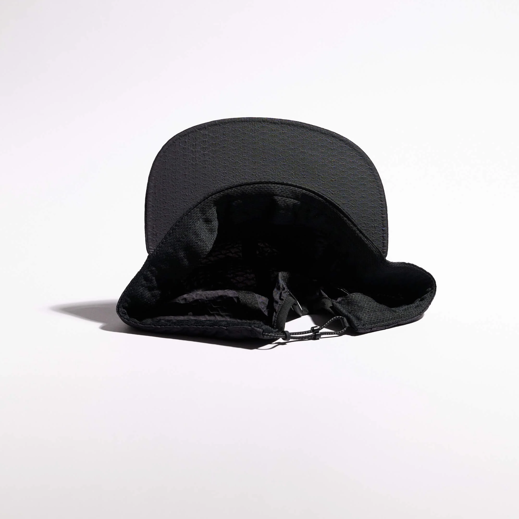 vaga-viper-lite-cap-textured-running-cap-black-underside.jpg