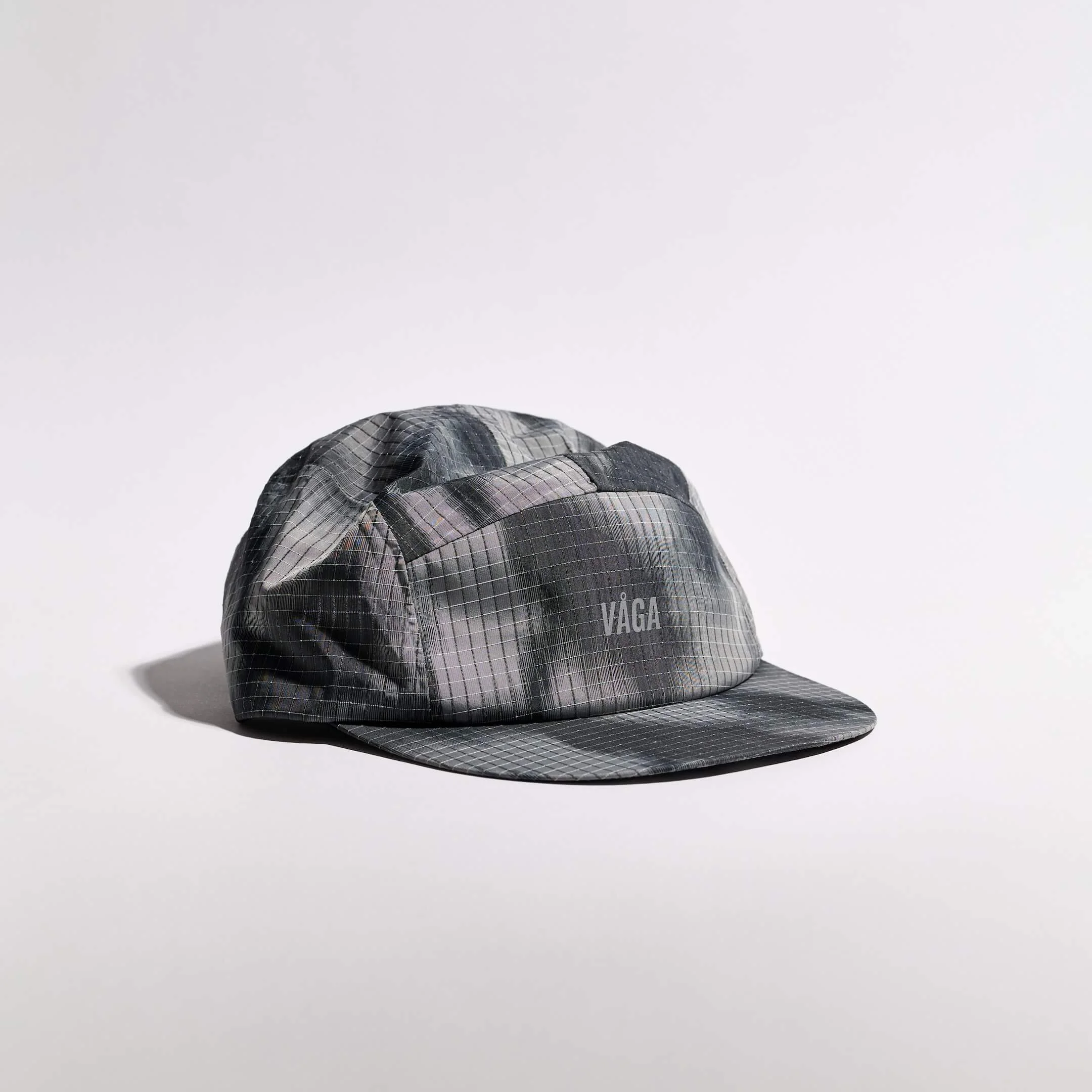 vaga-night-club-reflective-running-cap-black-grey-angle.jpg