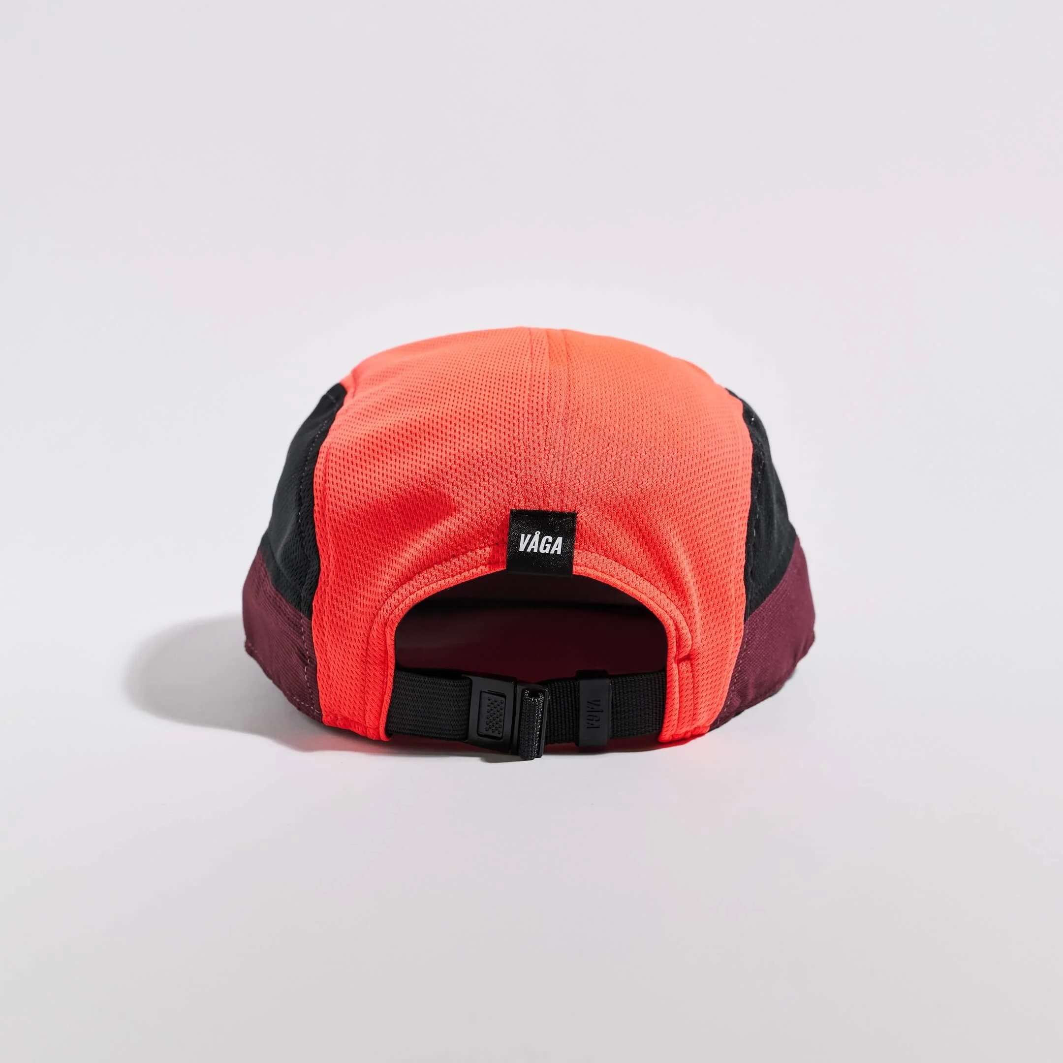 vaga-club-cap-running-cap-neoncoral-red-bordeaux-back.jpg