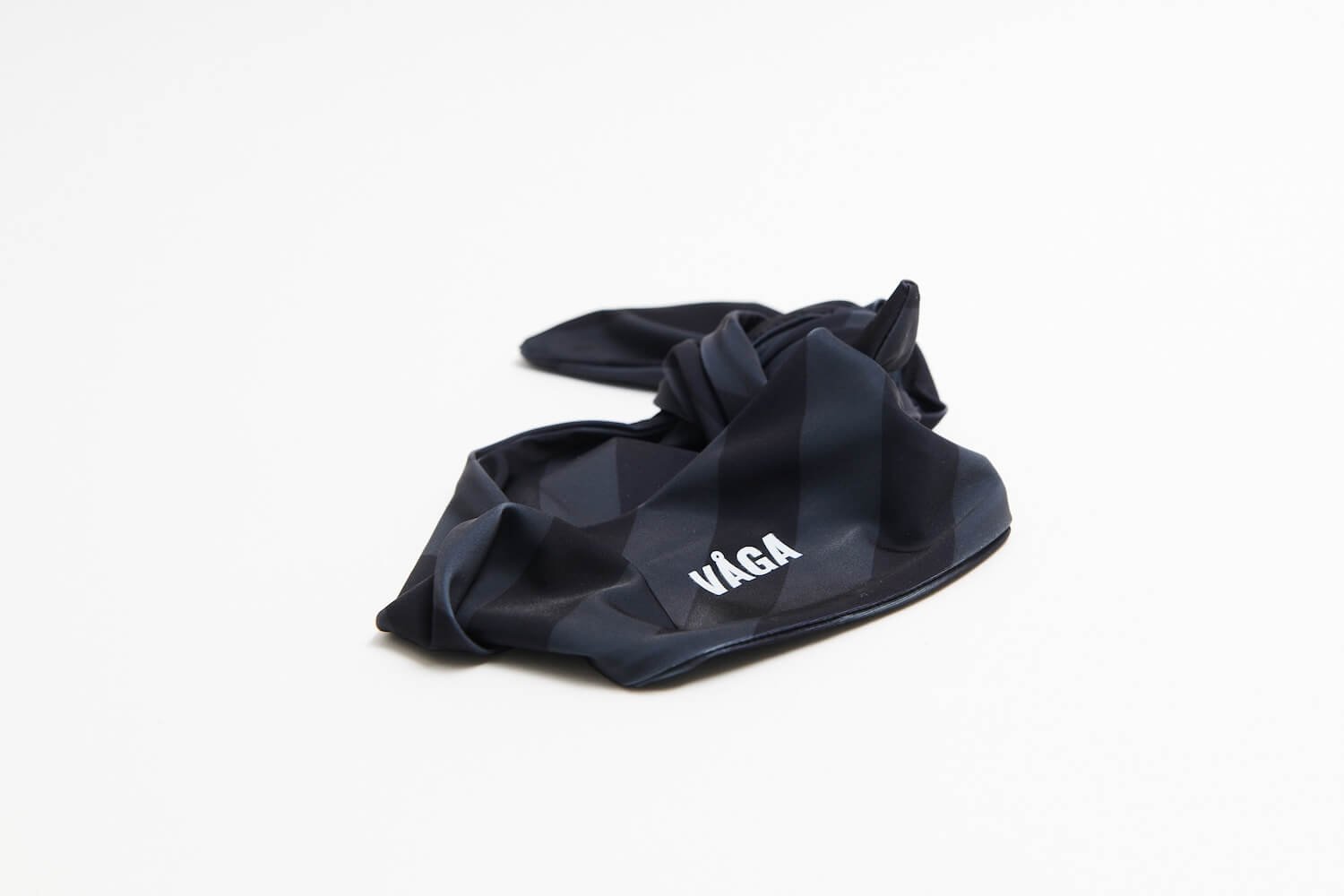 summer-printed-headband-black-charcoal-tying.jpg