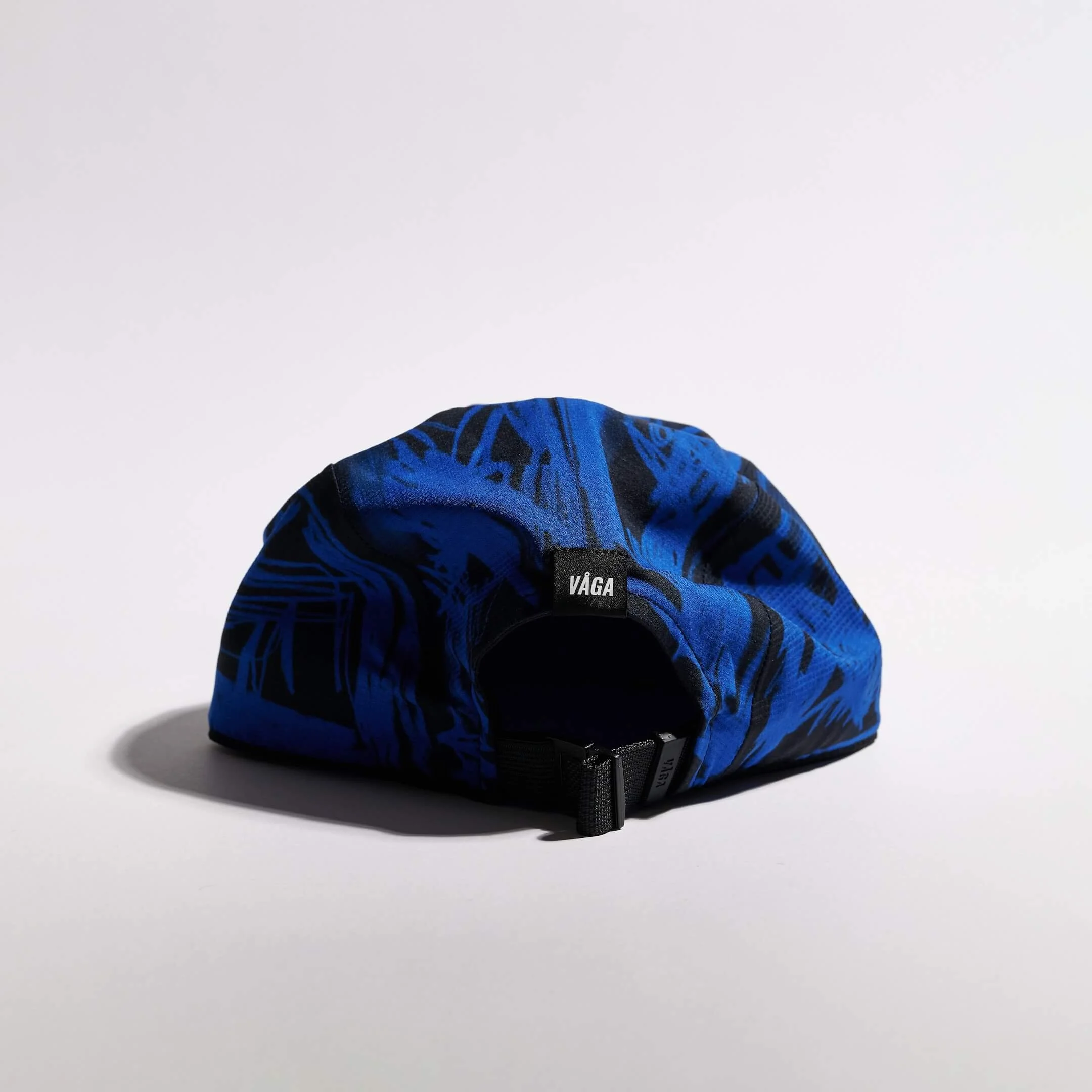 vaga-scribble-running-cap-electricblue-black-back.jpg