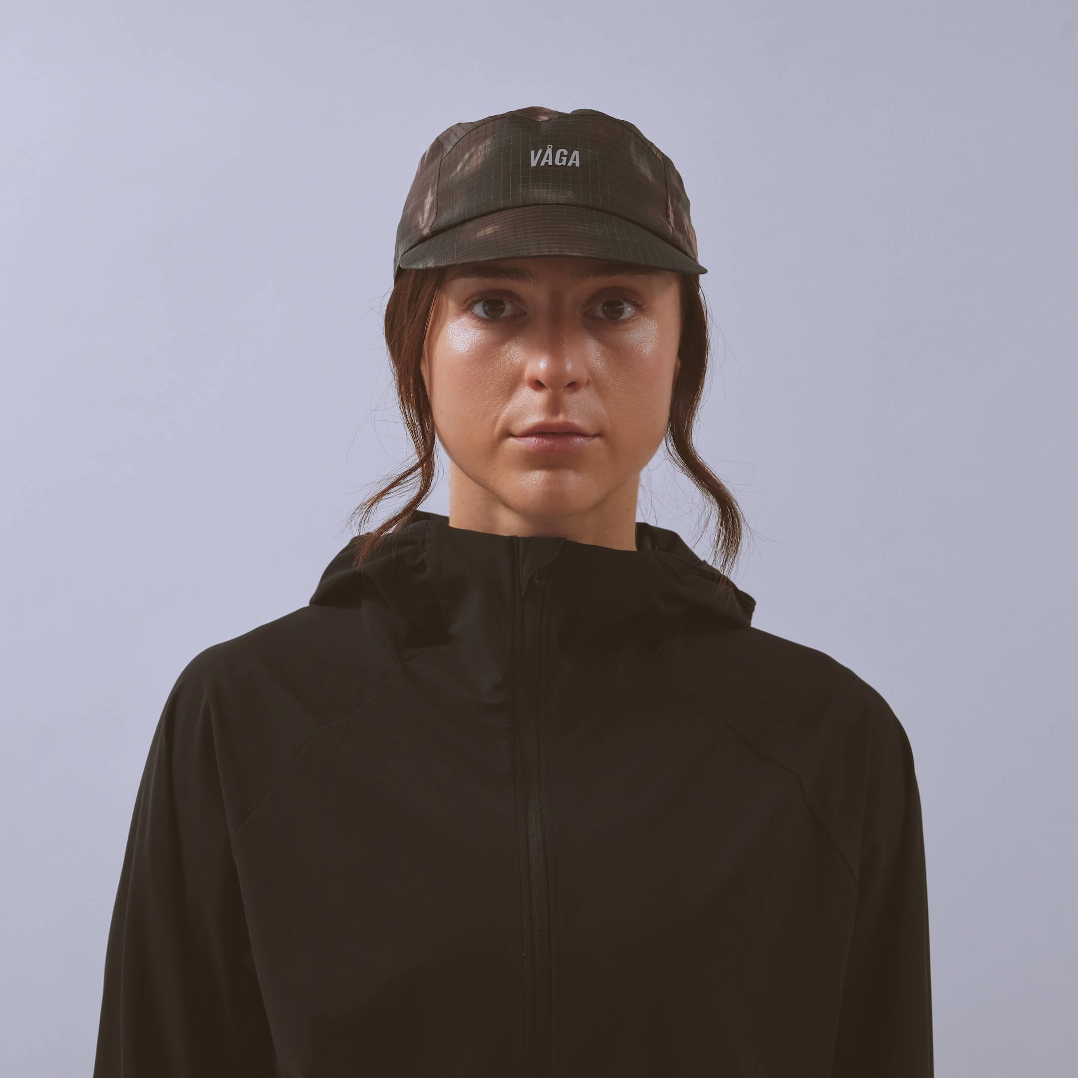 vaga-night-club-running-cap-ember-model-front.jpg