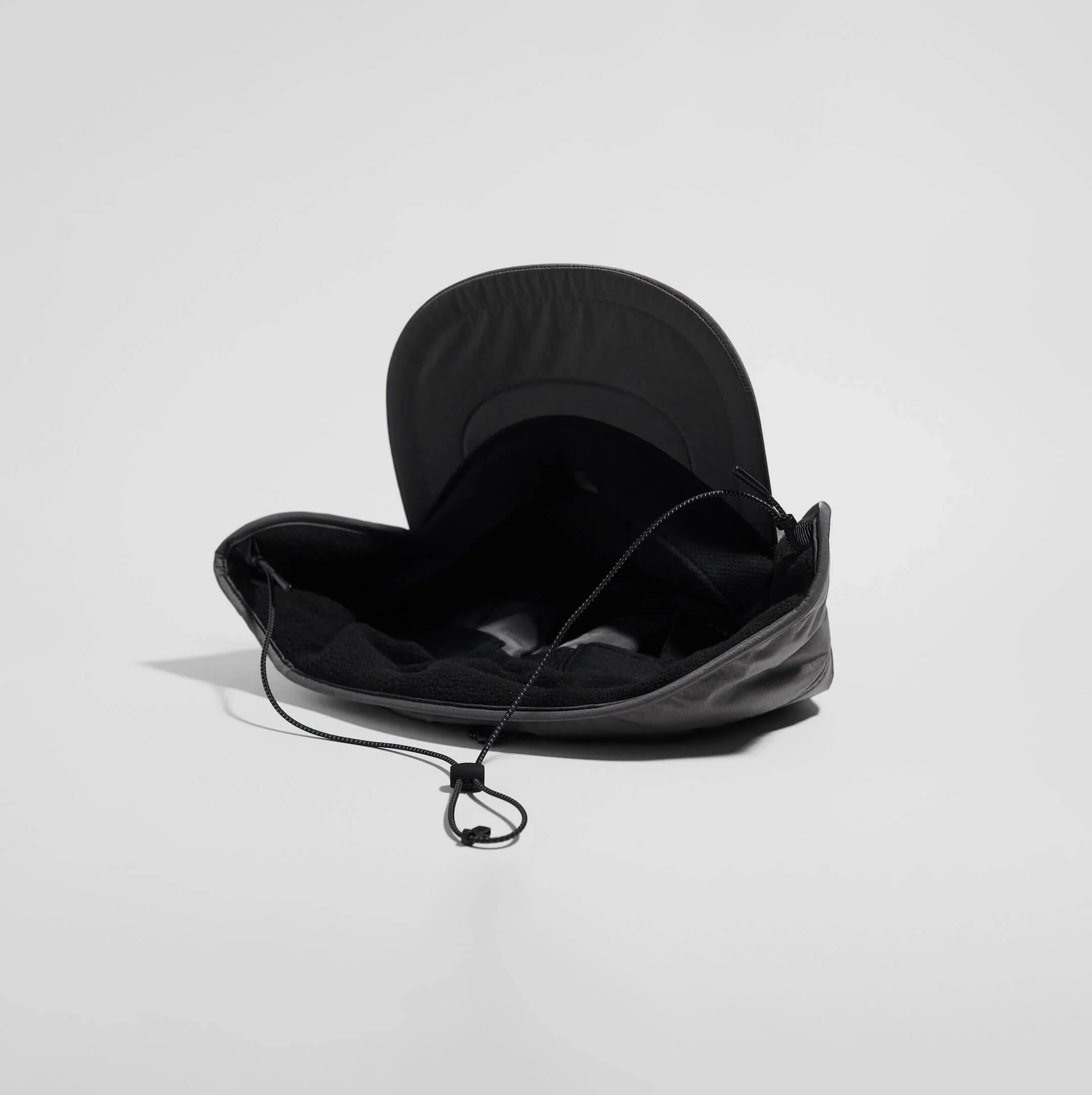 vaga-padded-hiker-cap-mid-grey-underneath.jpg
