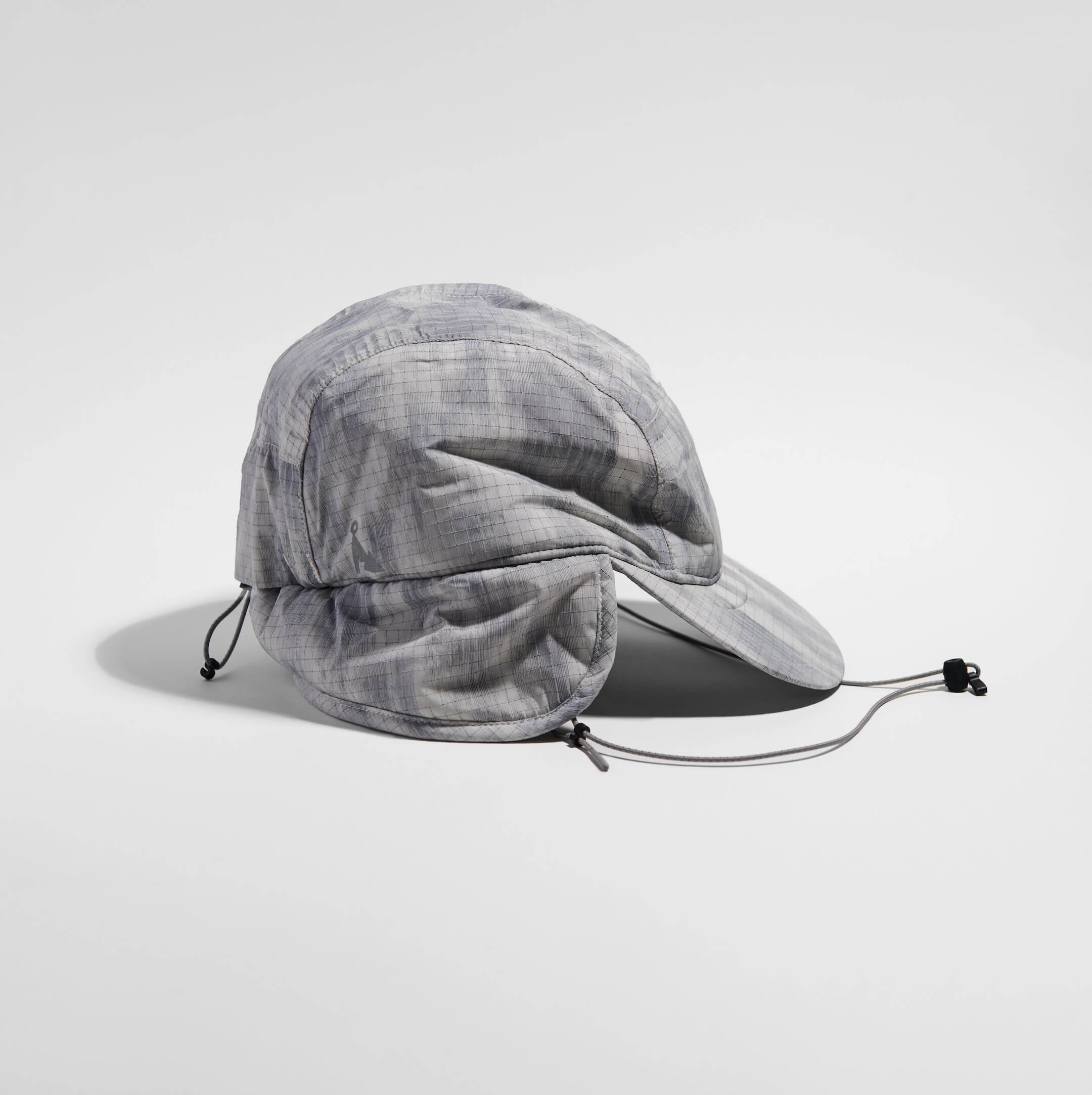 vaga-padded-hiker-cap-light-grey-silver-reflective-side.jpg