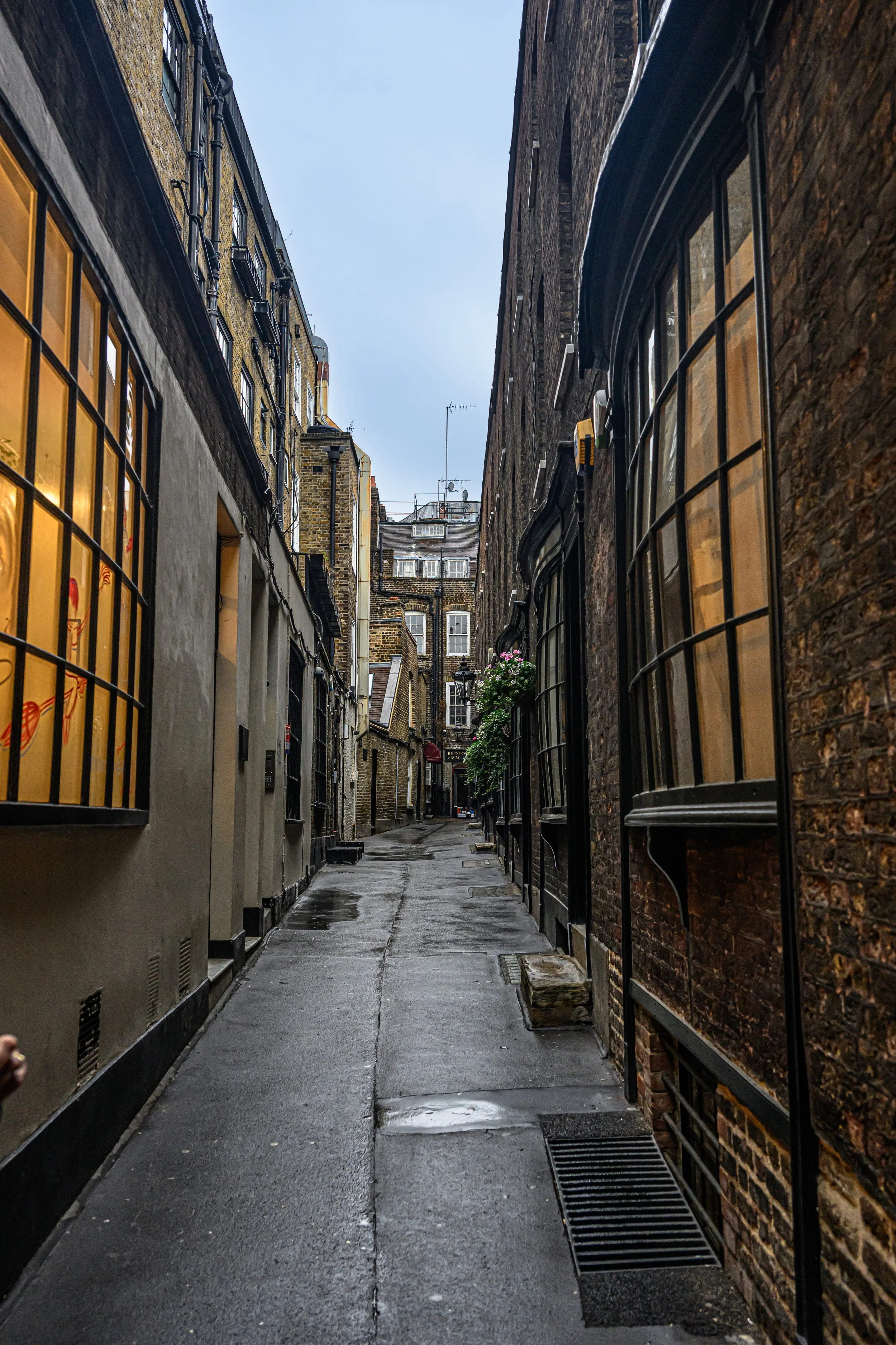 This is the basis for "Diagon Alley" in the Harry Potter movies