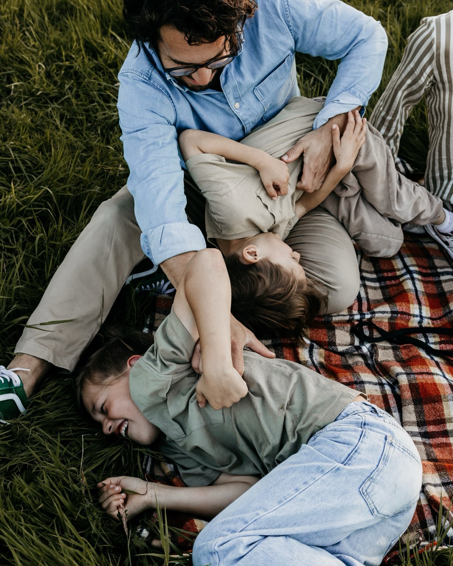 Een oudje.. ik kwam hem tegen en kreeg meteen zoveel zin in deze zomeravonden! Meteen maar even delen. In mijn hoofd was het al lang lente. Zodra de kerstboom eruit gaat op 2 januari, zet ik de tulpen op tafel en denk ik dat de lente ook meteen wel s