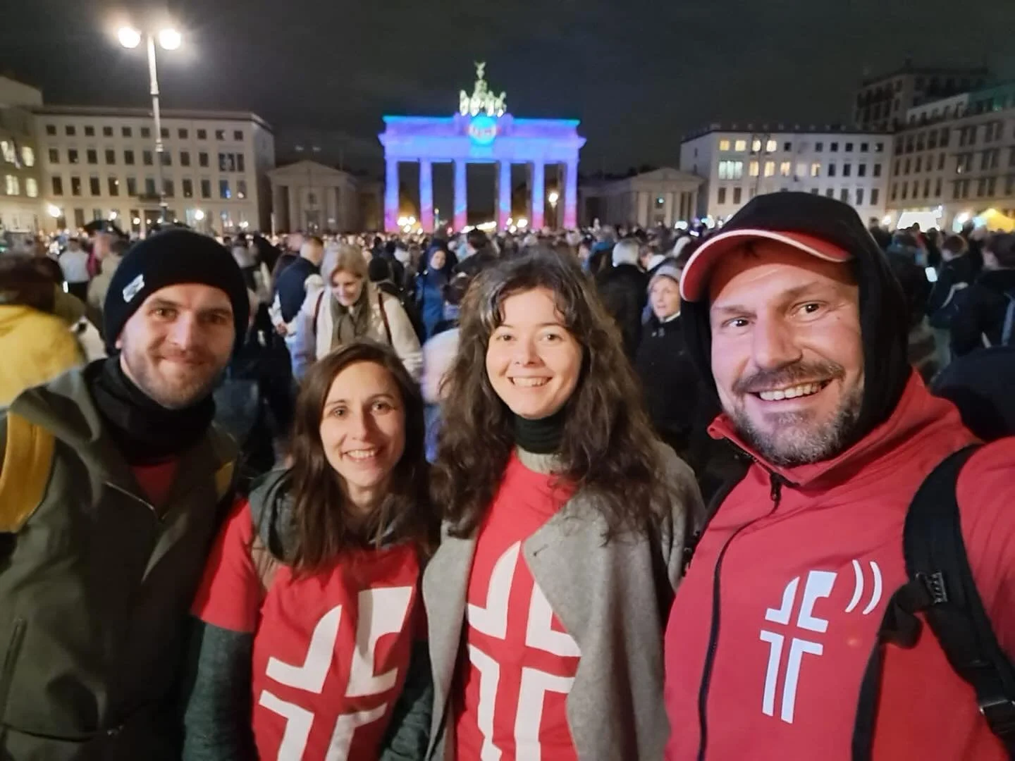 This weekend Berlin celebrated the Festival of Lights! EI Berlin in partnership with Friday Outreach went out to share about the Light of the World at Brandenburg Gate.

During outreach, EI staff member, Lynsey, and Tobias met a couple from Sweden, B
