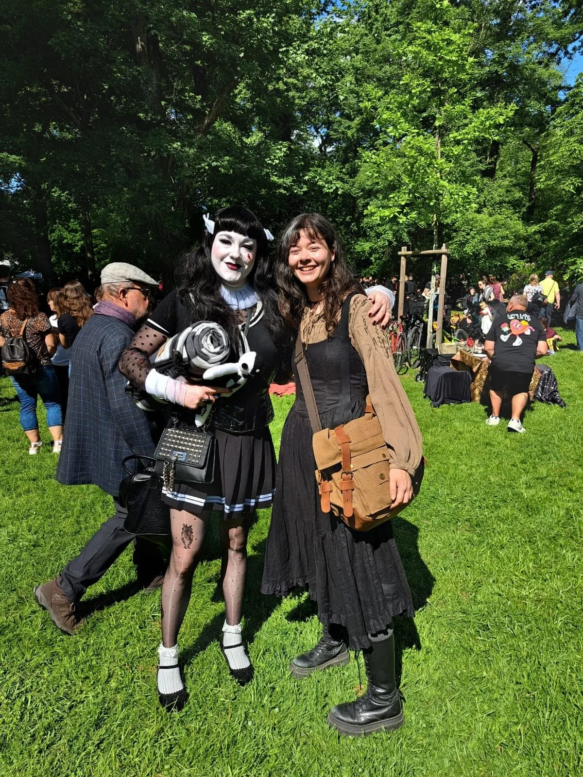 We praise God for the bold EI team who made their way to Leipzig, Germany for Wave Gothic Festival. 97 people heard the Gospel shared in personal conversations!

#jesusreigns #christineurope #boundlesslove