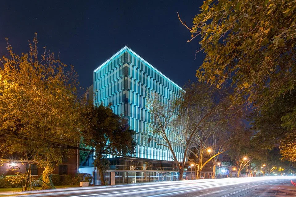 Iluminación arquitectónica NUVVO Guatemala 5.jpg