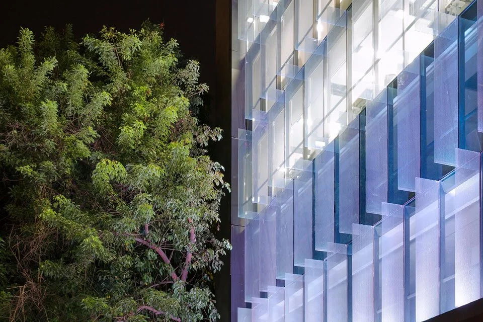 Iluminación arquitectónica NUVVO Guatemala 9.jpg