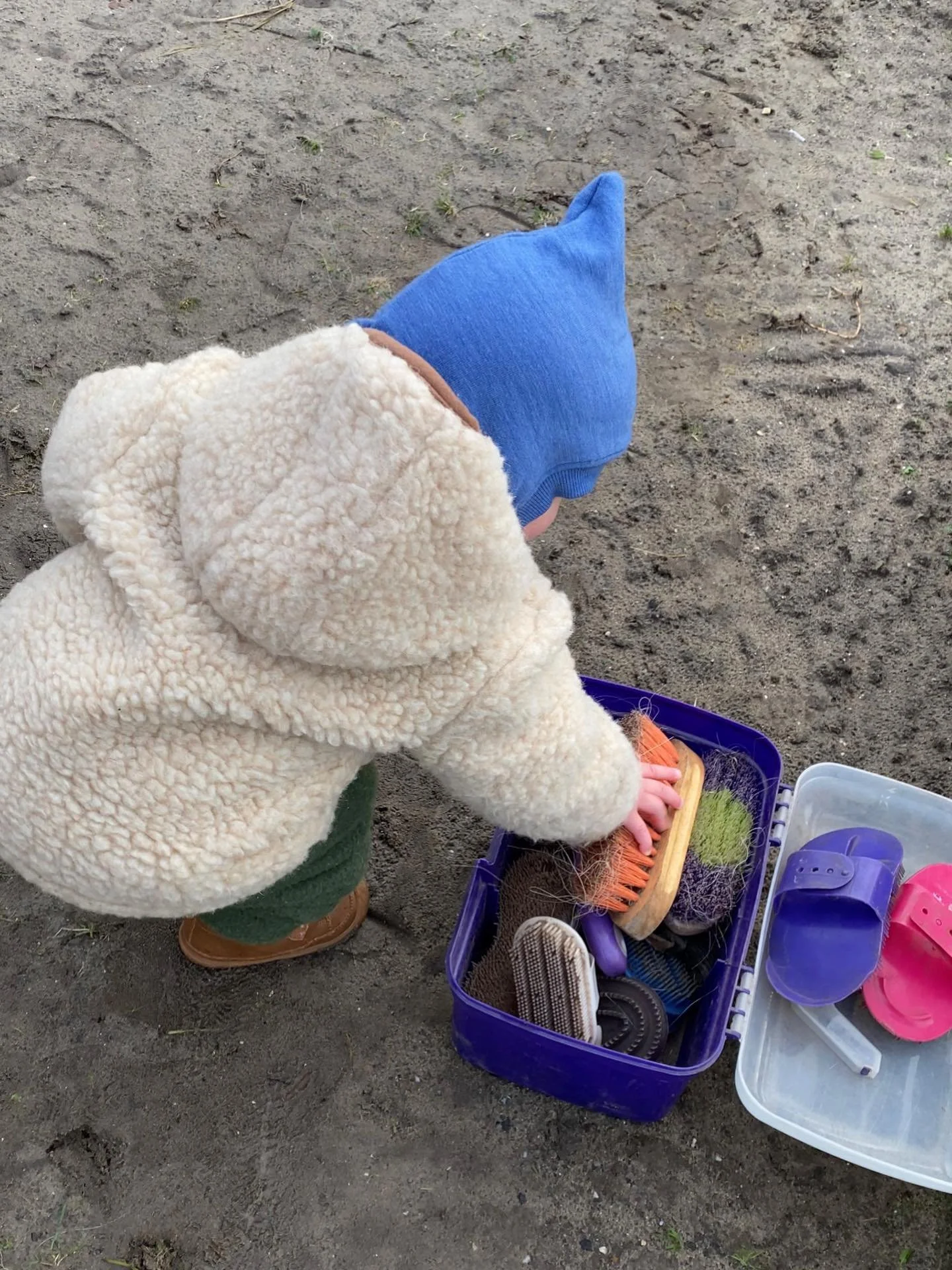 Het is de laatste tijd stiller op mijn Instagram. Waar ik eerst veel deelde over de Ponyclub heb ik nu even geen puf meer om instagram draaiende te houden.

Eerlijk is dat ik gewoon moe ben en geen tijd heb. Ik wil aanwezig zijn voor mijn zoontje en 