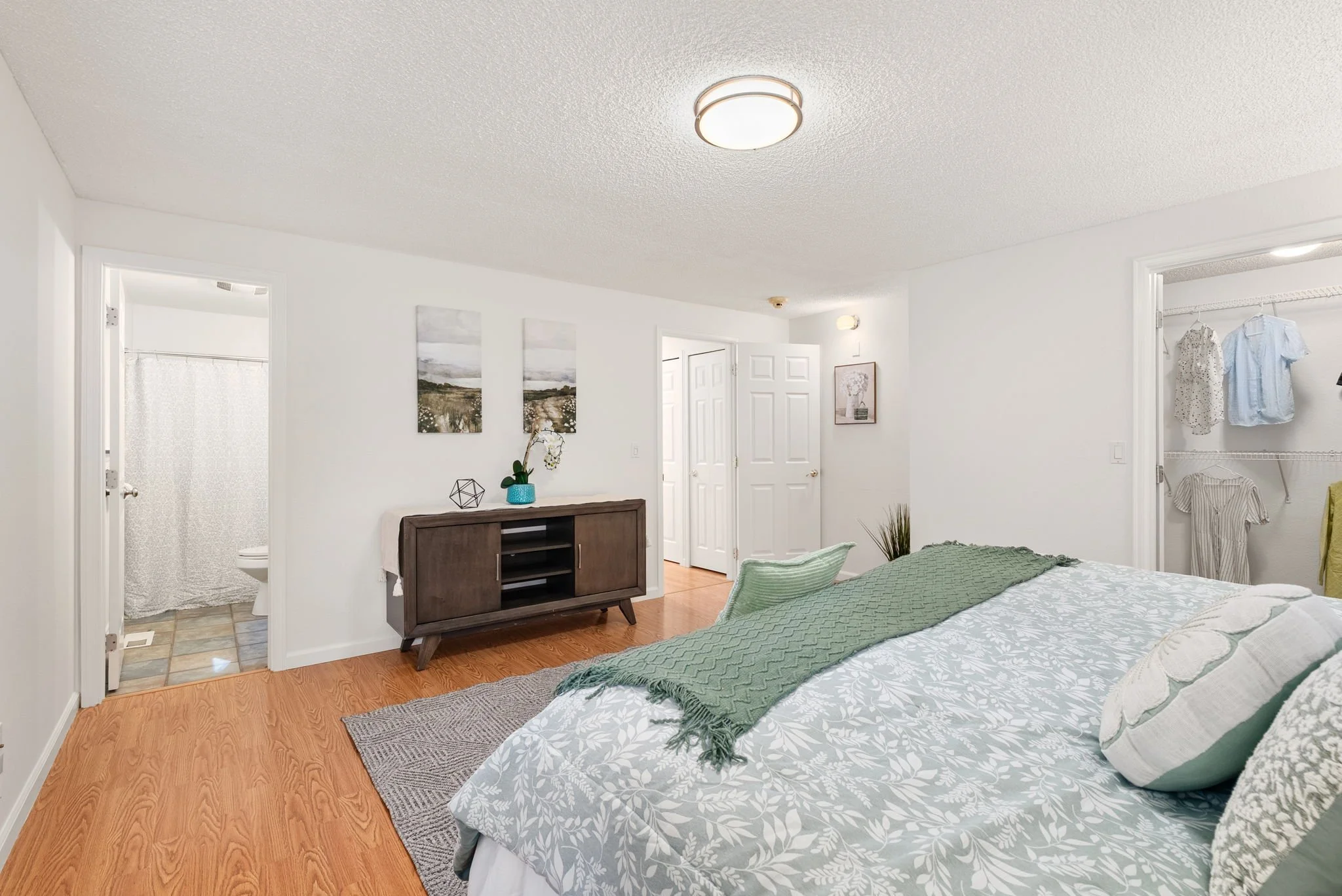 25-web-or-mls-4938 Hilton Rd NE, Olympia, WA_Luminate Media_25.jpg