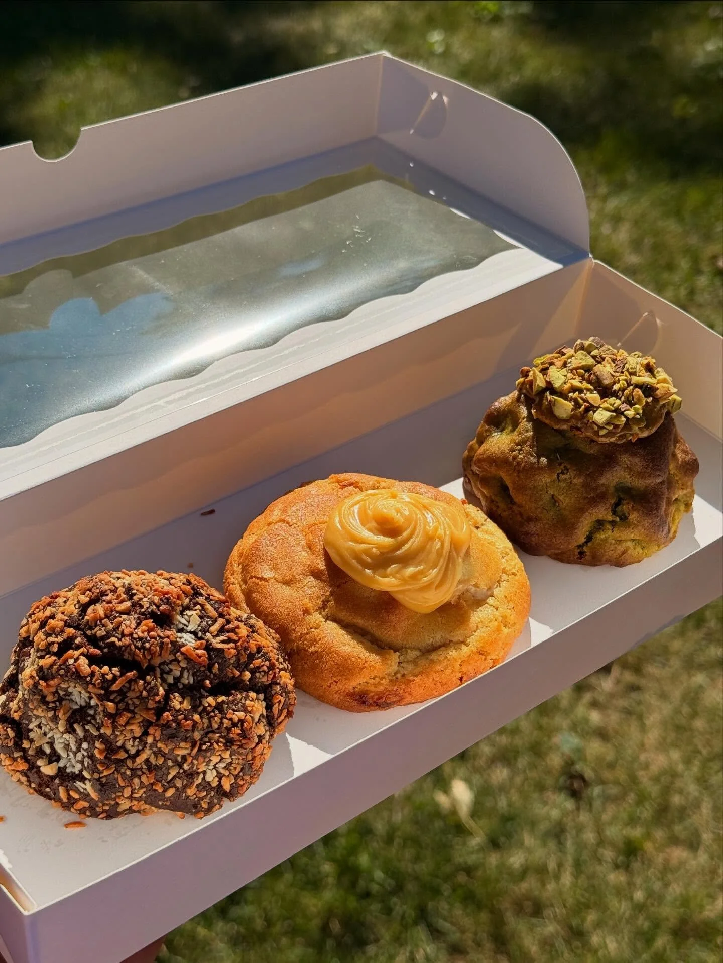 ✨ Our 3-Pack Box ✨
A delicious trio featuring German Chocolate, Passion Fruit, and Pistachio 💛💚🤎
Perfect for gifting or treating yourself anytime 🍪✨

#gooeycookies #gooeycookiesillinois #sttufedcookies #gooeycookieschicago #pistachiocookie #germa