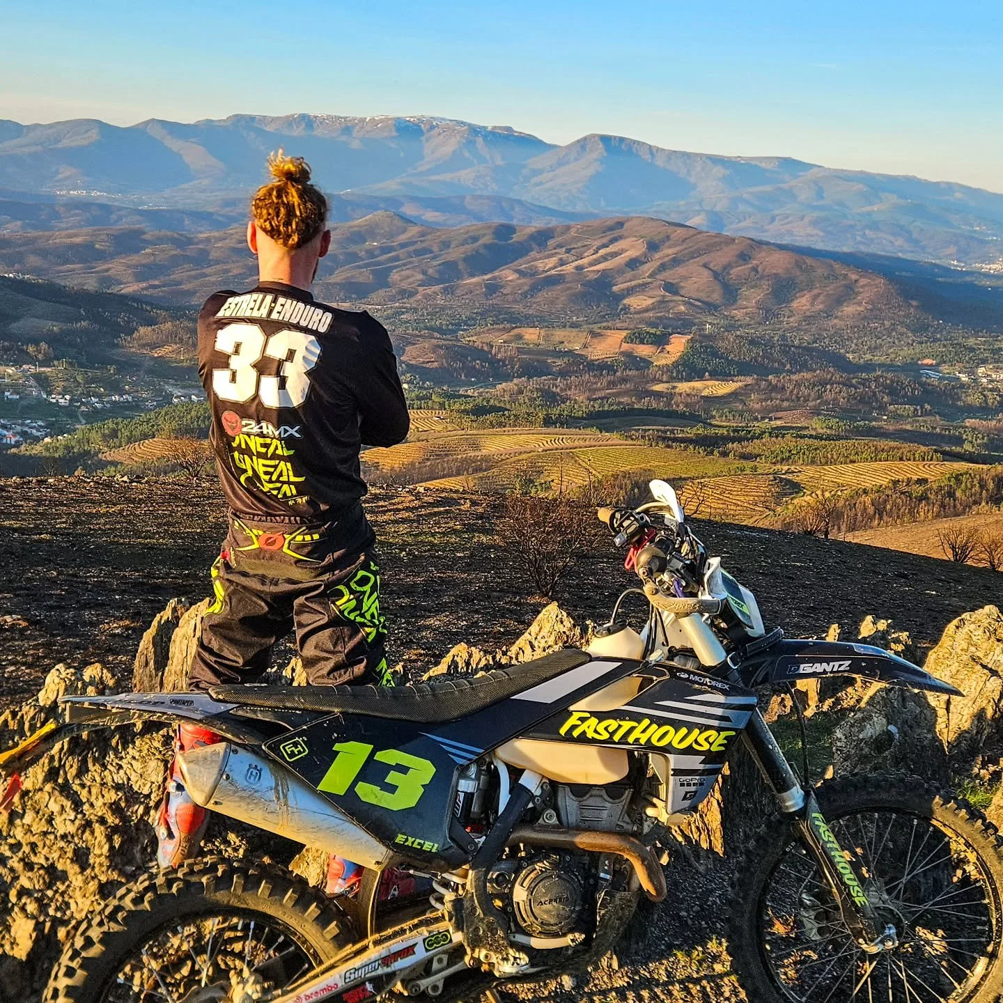 Trade grey skies for this. ☀️
2-Day Ride + 3 Nights &ndash; &euro;775
3-Day Ride + 4 Nights &ndash; &euro;1,050
Hotel stays included.
Central Portugal. Private tours.
Ready?

#EstrelaEnduro #trailriding #endurolife #AdventureAwaits #enduroholidays