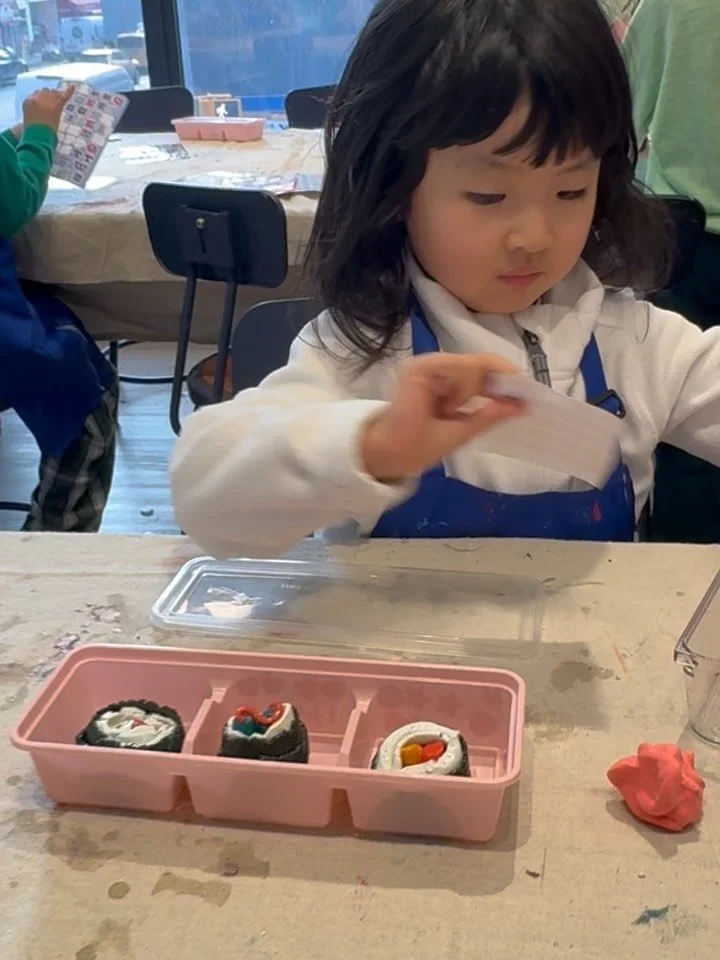 This week? ICONIC. 💥

Valentine&rsquo;s magic.
Camps at capacity.
Mixed-media ramen bowls &amp; clay sushi masterpieces.
Hot air balloons. Mardi Gras vibes.
A dreamy collab with @thepearlnyc 
And the GRAND opening of our Westhampton Beach studio.

F