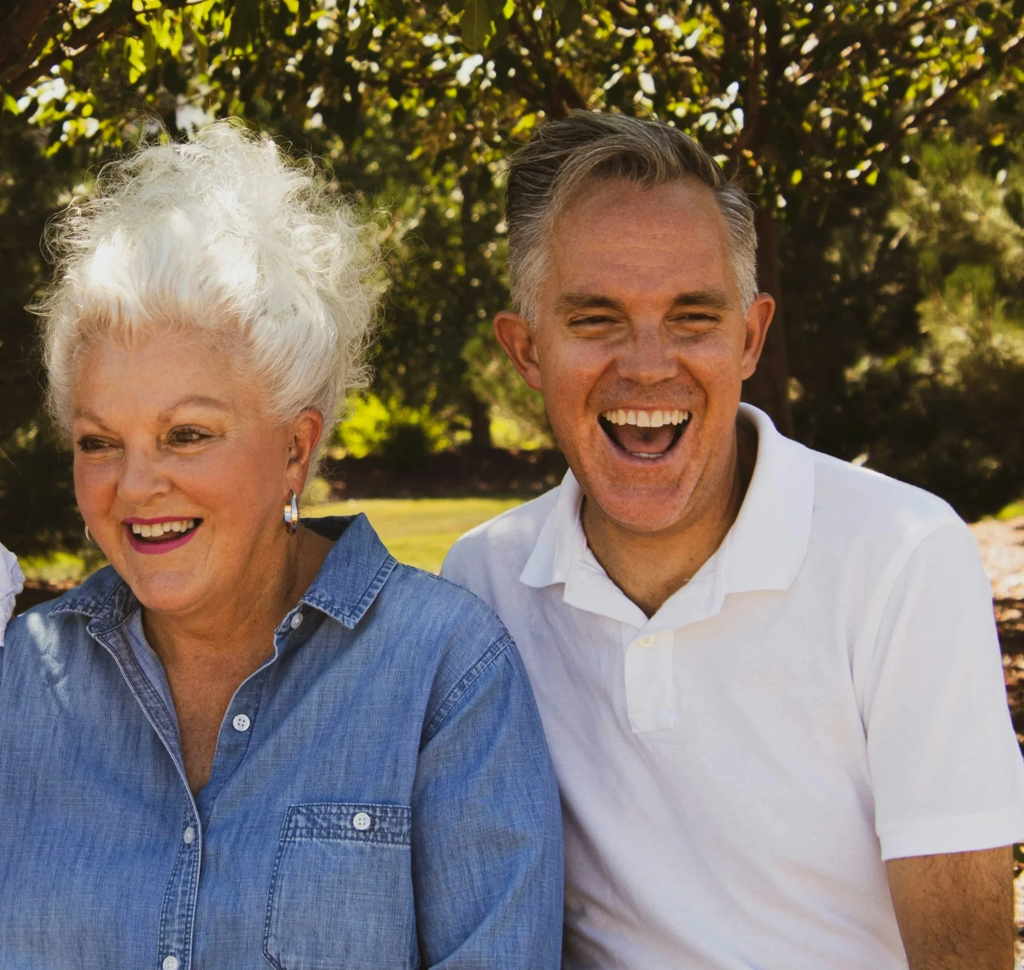 Two affectionate and calm middle-aged people, the scene is gentle and clear.