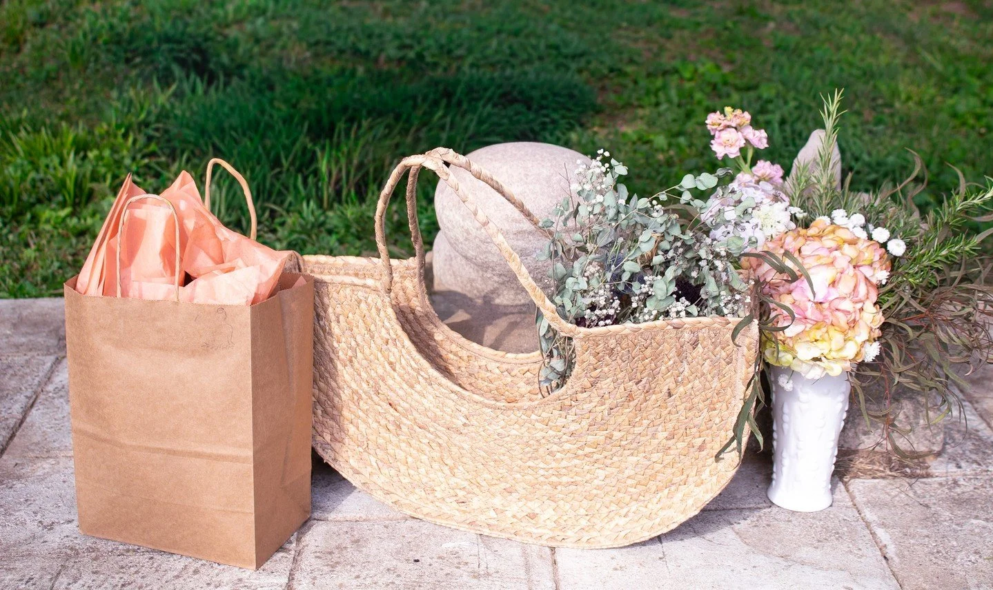 Gifts, bags, flowers, oh my! All the best things you can ask for ✨