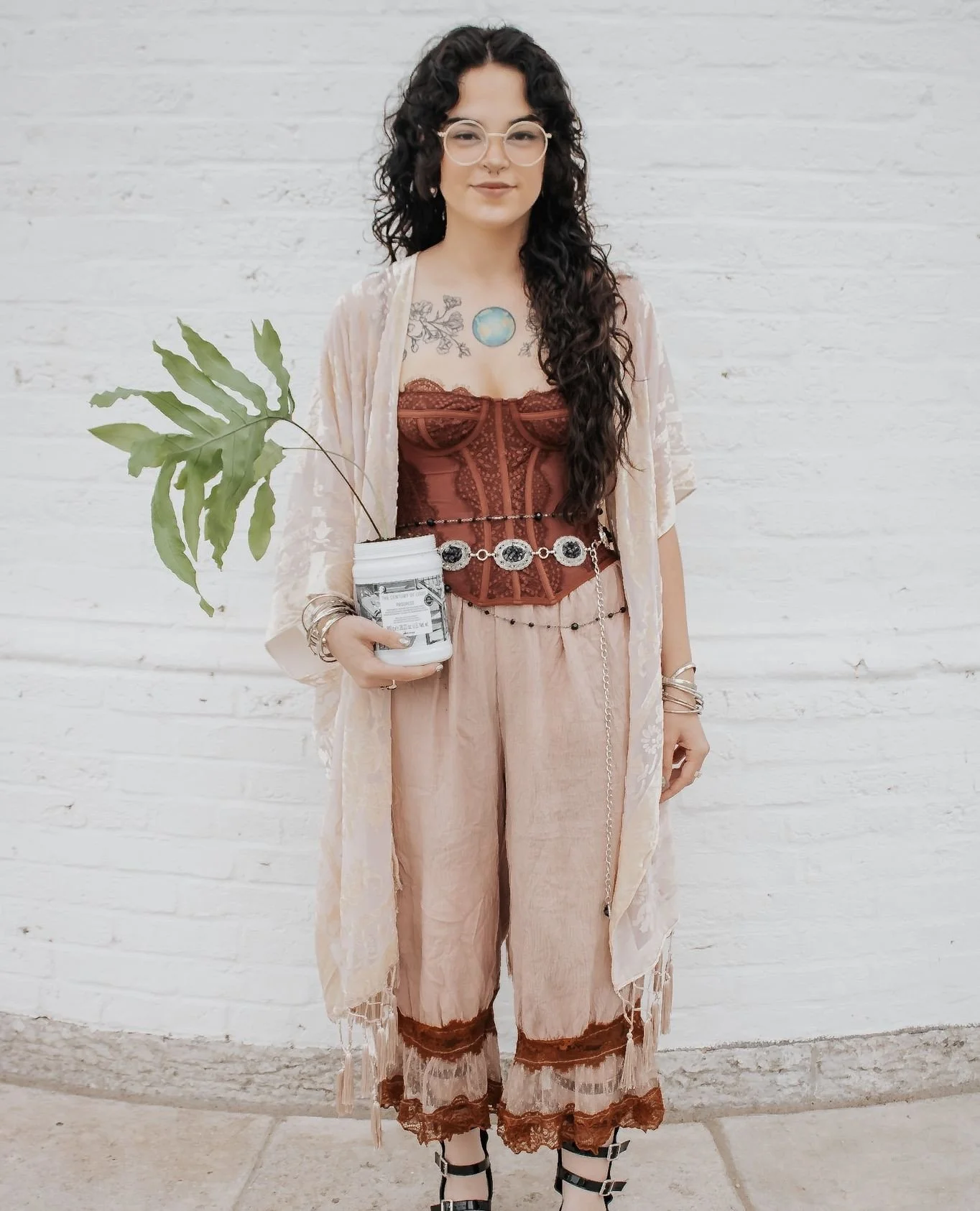 Sera's books are now *officially* open for August! We are so excited to see her step out of her apprenticeship and take this next step into her career. Check out her page for booking info 💗