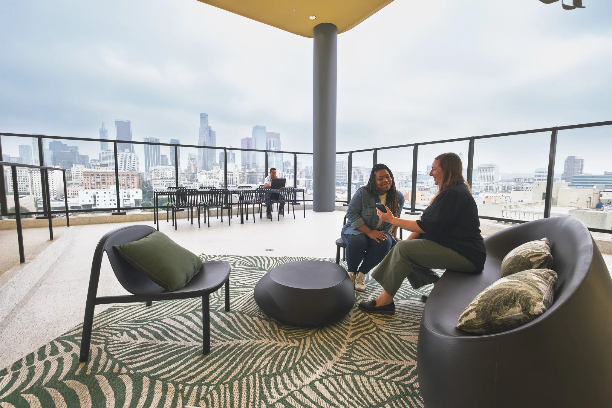 600 San Pedro_Exterior_Outdoor Lounge 2.jpg