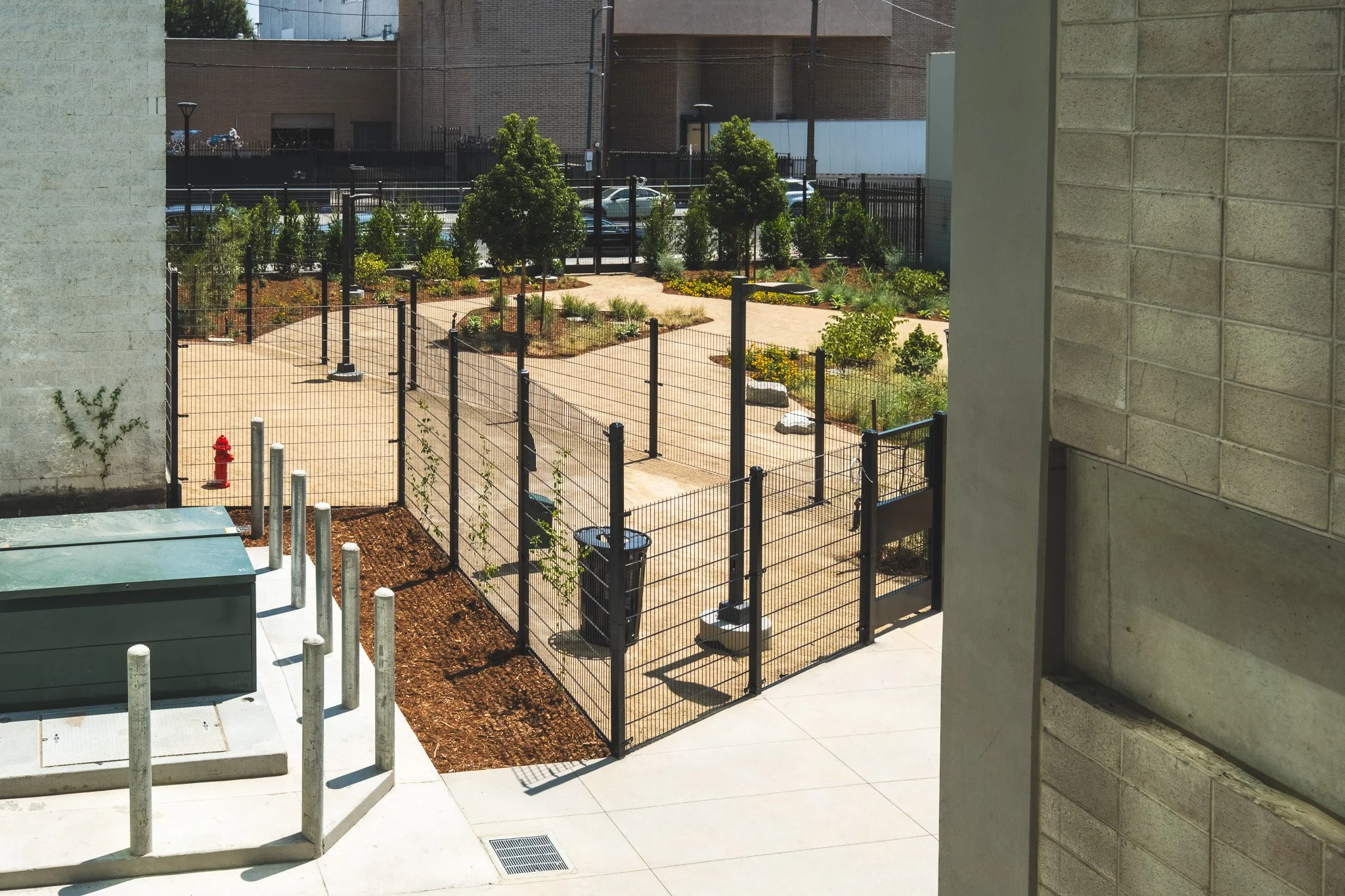 600 San Pedro_Exterior_Garden Courtyard 1.jpg