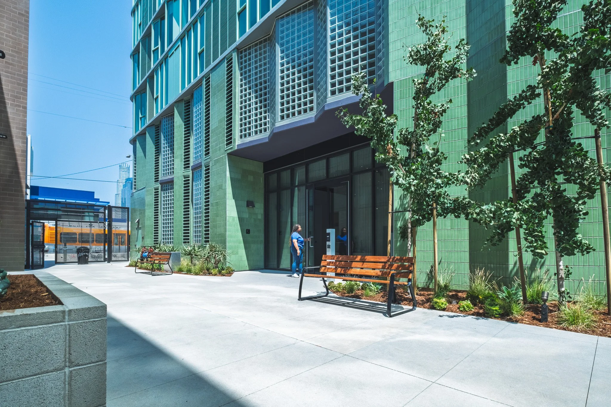 600 San Pedro_Exterior_Entrance 1.jpg