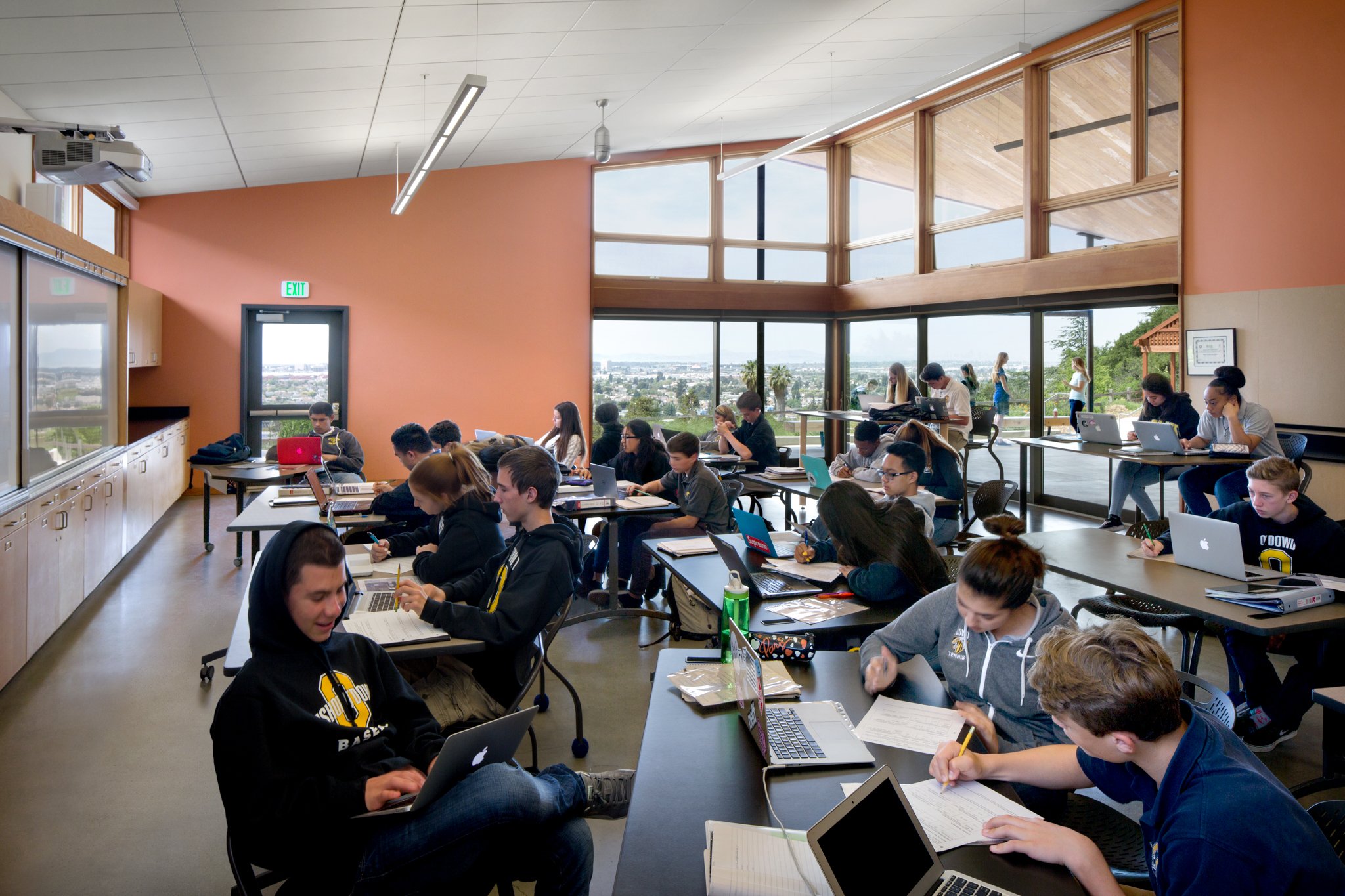 Bishop O'Dowd_Interior_Classroom 2.jpg