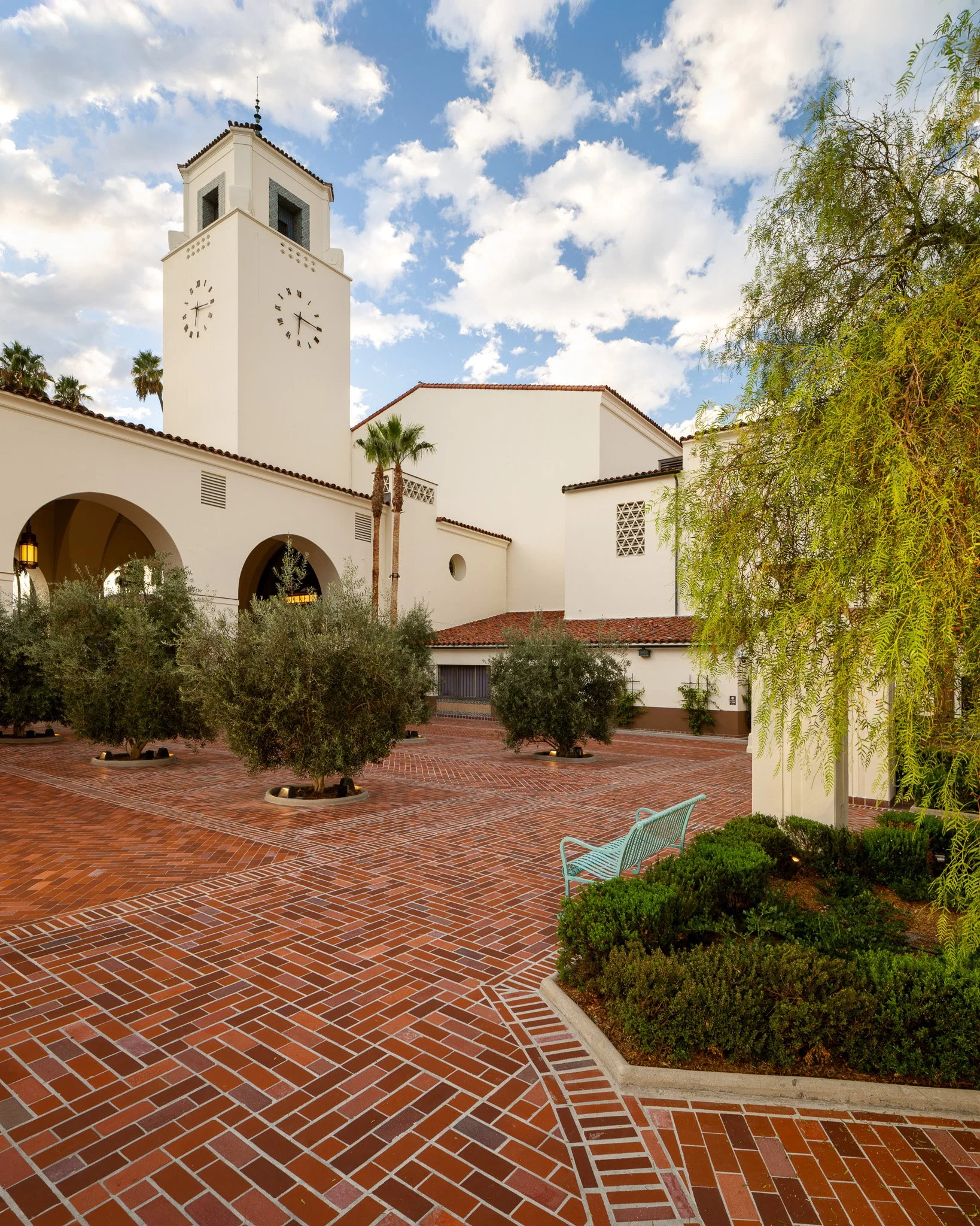 LAUS_South Patio_Exterior_Pano_01.jpg