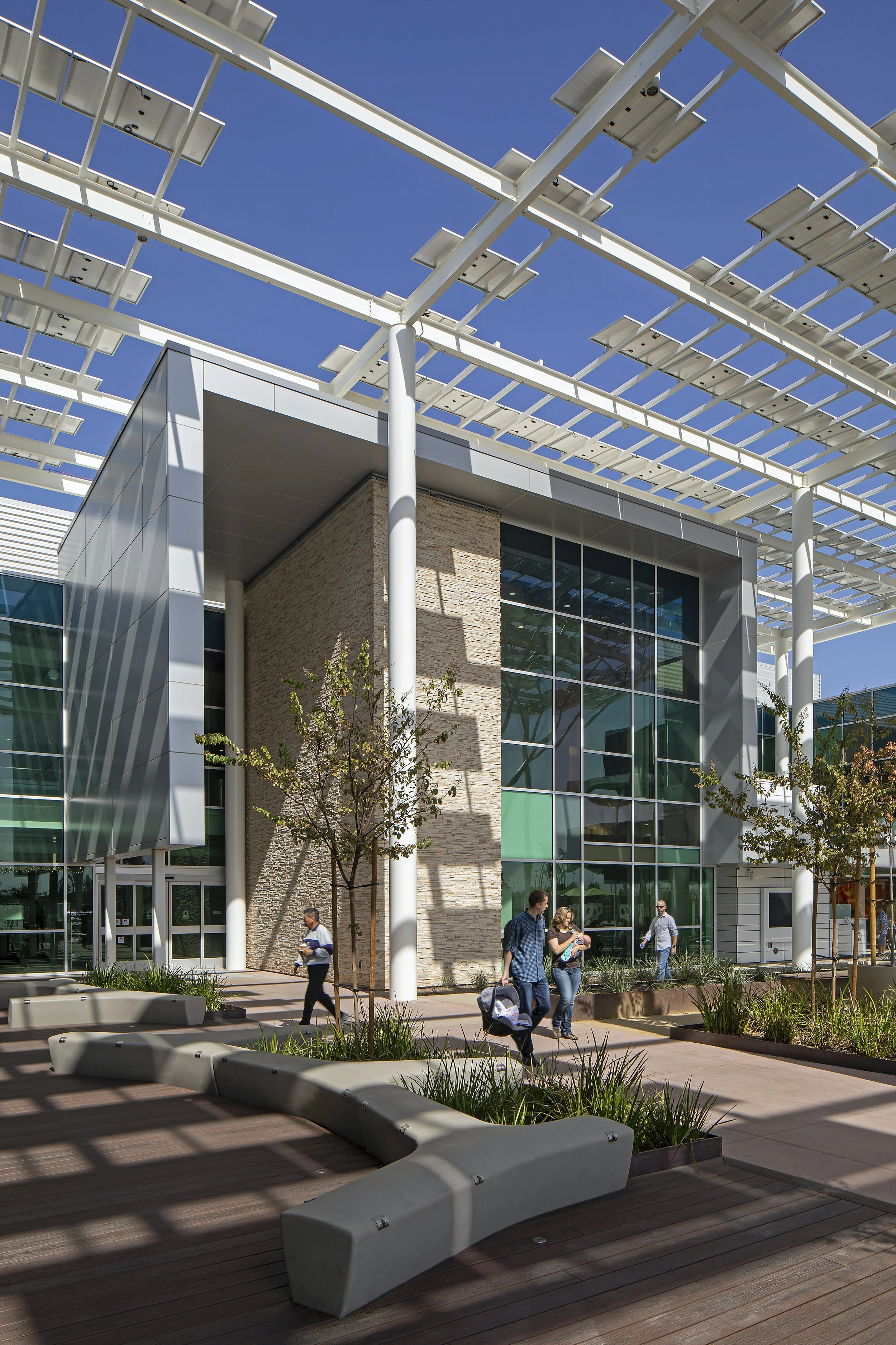 Kaiser Murrieta MOB_Exterior_Walkway 3.jpg