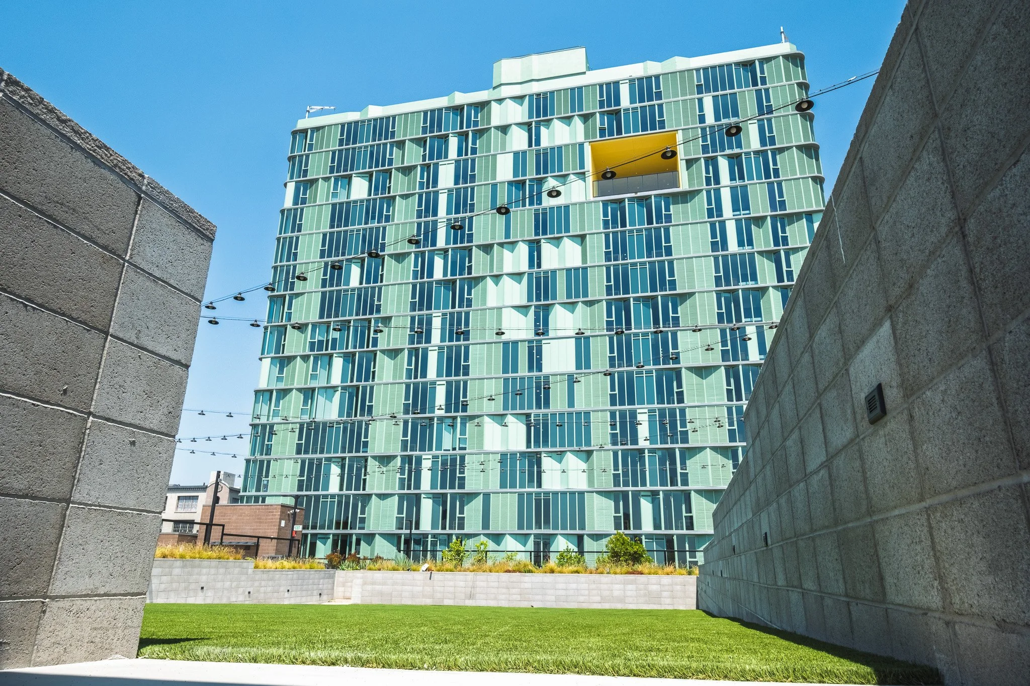 600 San Pedro_Exterior_Grass Area 2.jpg