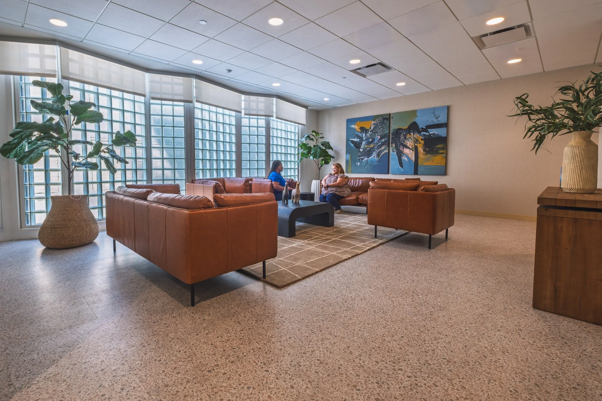 600 San Pedro_Interior_Seating Lounge Area 1.jpg