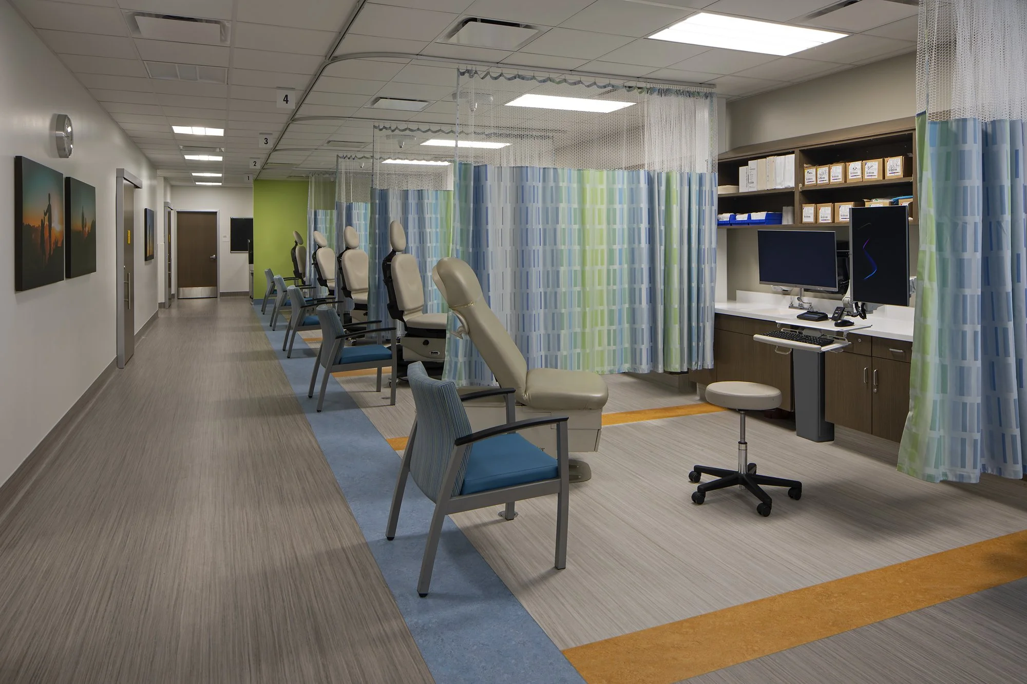 Kaiser Baldwin Park MOB_Interior_Patients.jpg