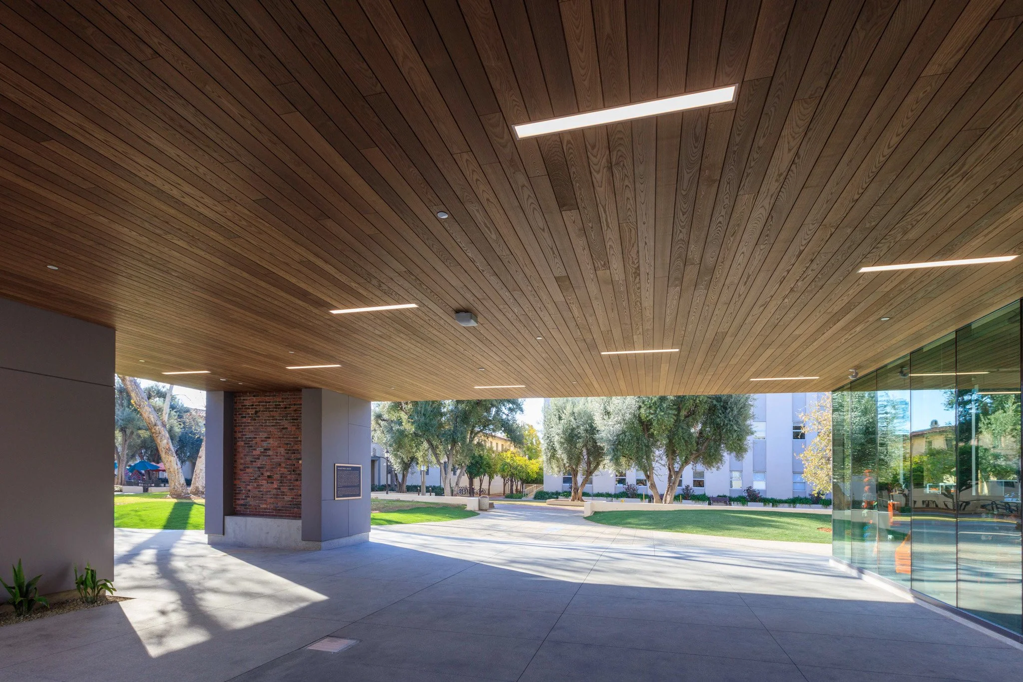 Caltech Hameetman_Exterior_Walkway.jpg