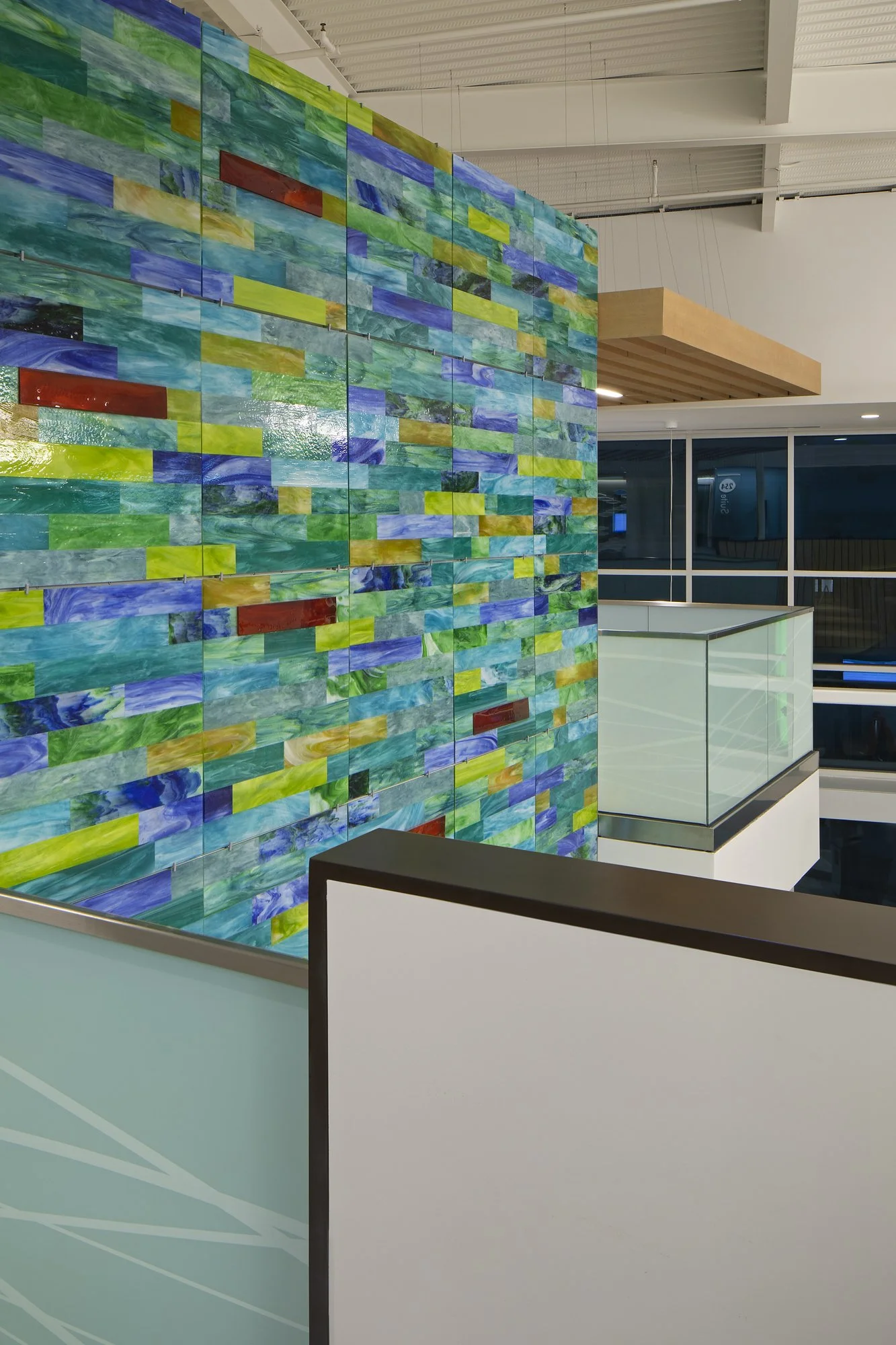 Kaiser Baldwin Park MOB_Interior_Upper Level Railing 2.jpg