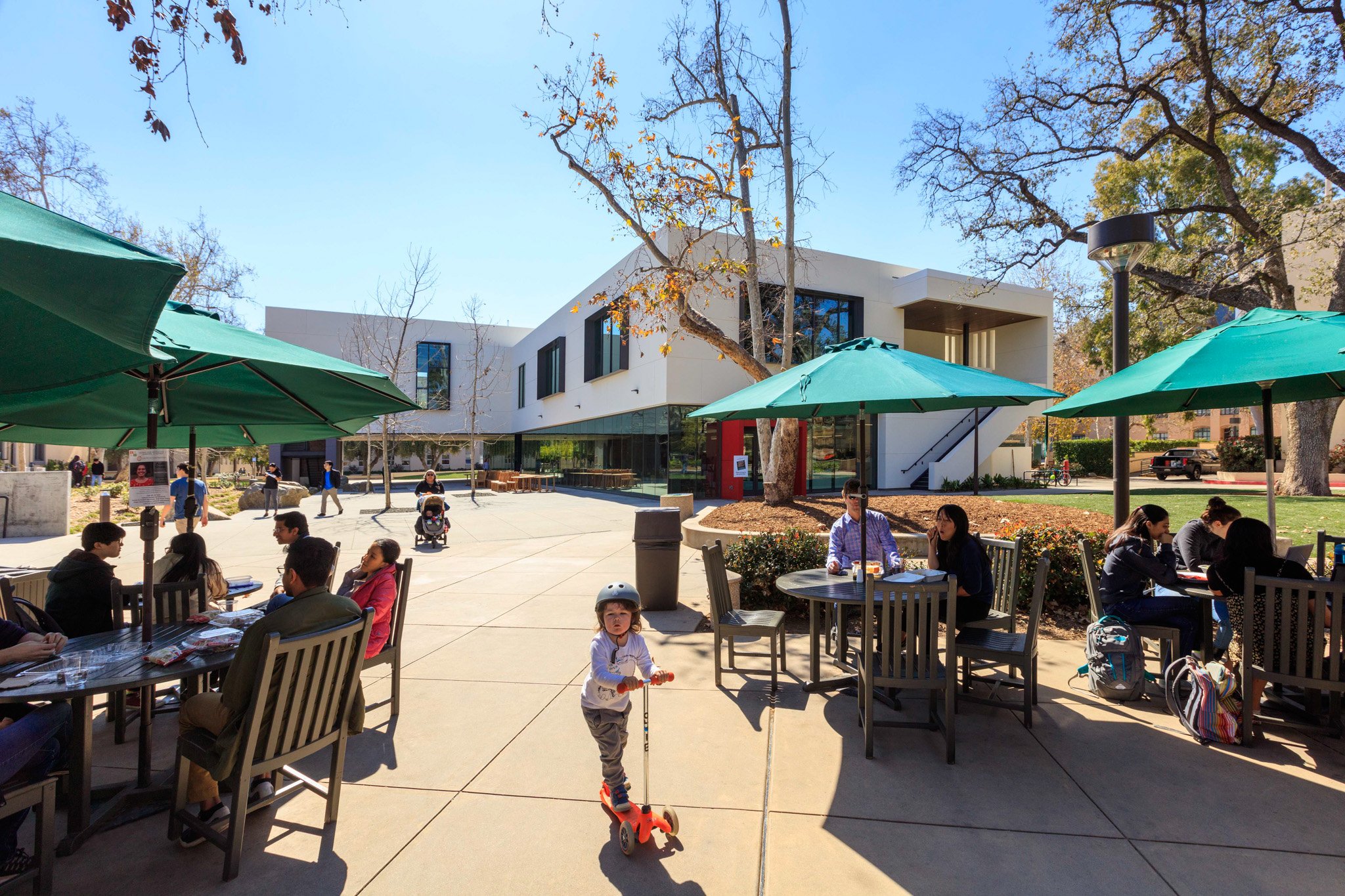 Caltech Hameetman_Exterior_Tables.jpg
